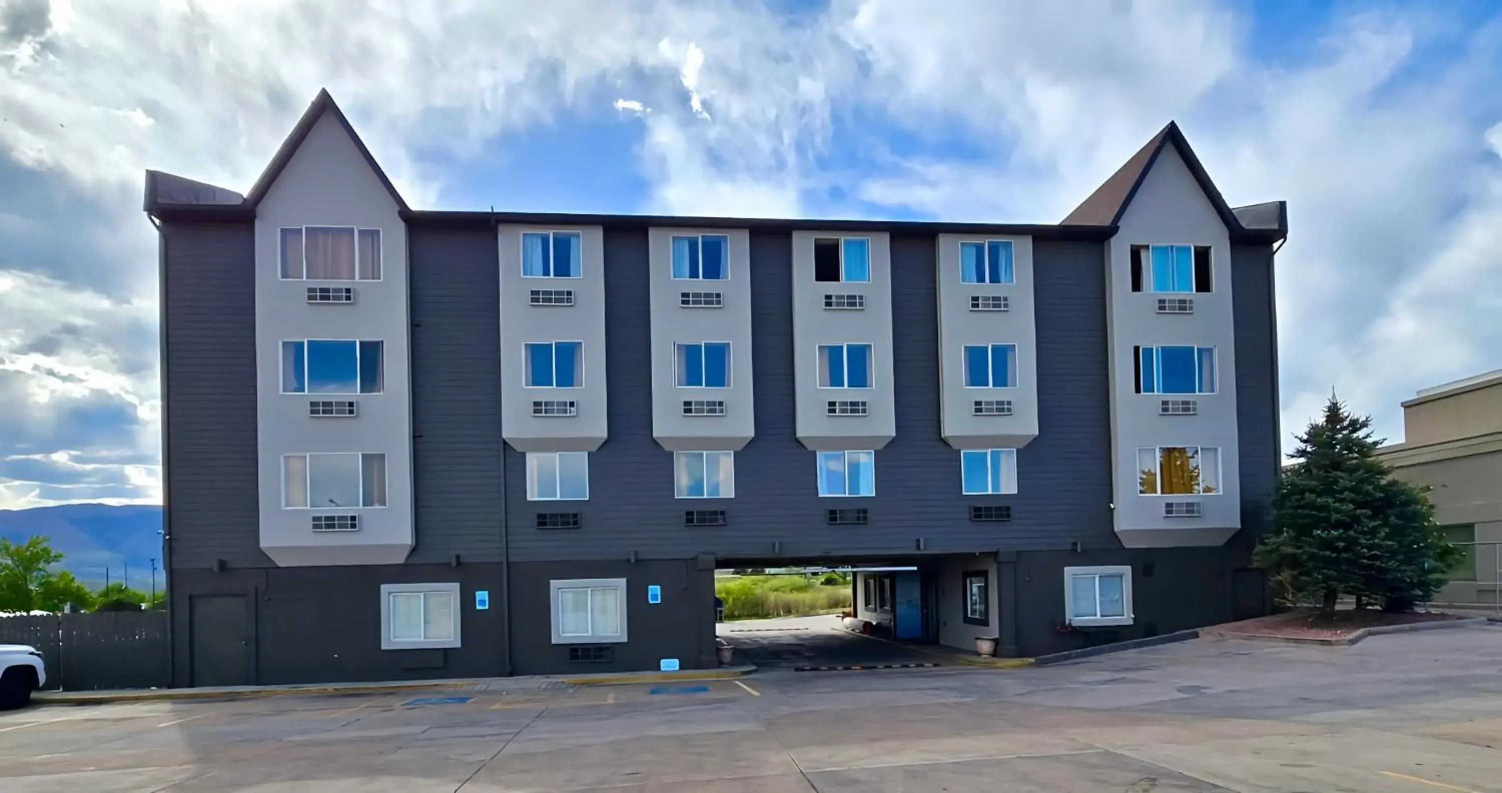 Property building in Days Inn by Wyndham Colorado Springs Air Force Academy Property building in Days Inn by Wyndham Colorado Springs Air Force Academy