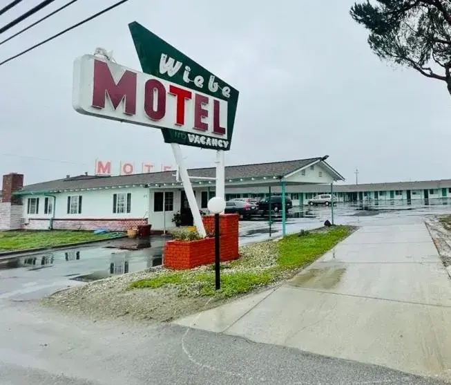 Wiebe Motel Wiebe Motel