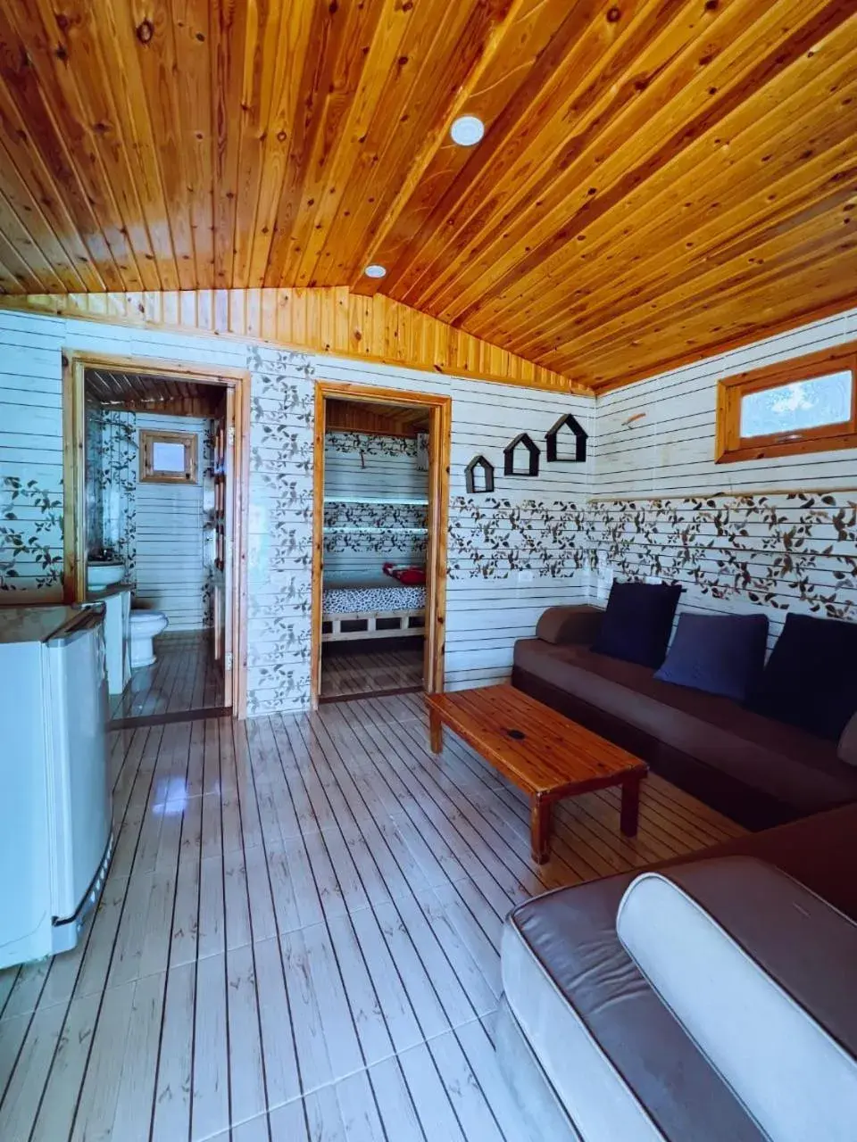 Budget Single Room in Green Beach Camp & Hotel Budget Single Room in Green Beach Camp & Hotel