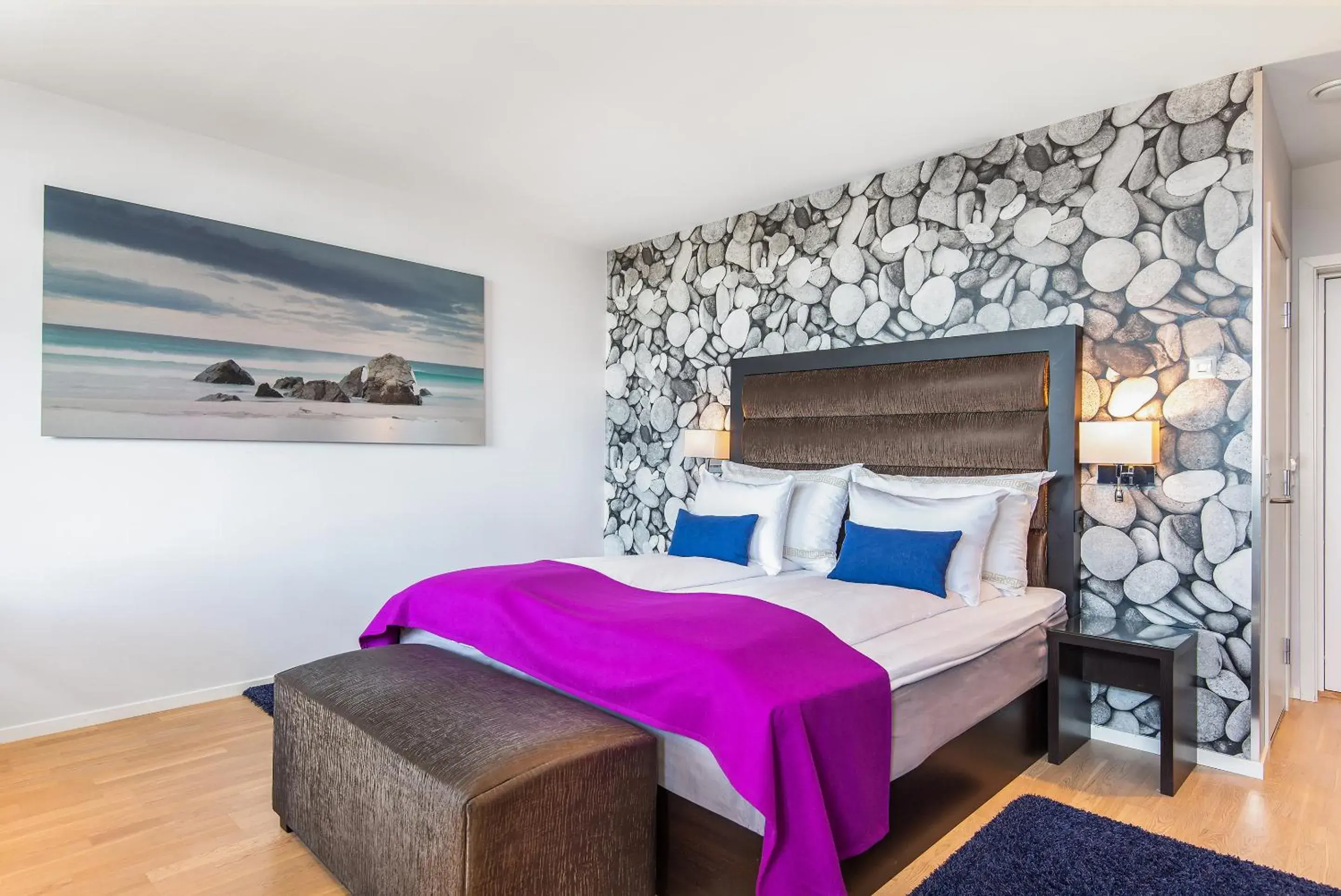 Deluxe Double Room with Balcony and Sea View in Quality Hotel Ulstein Deluxe Double Room with Balcony and Sea View in Quality Hotel Ulstein