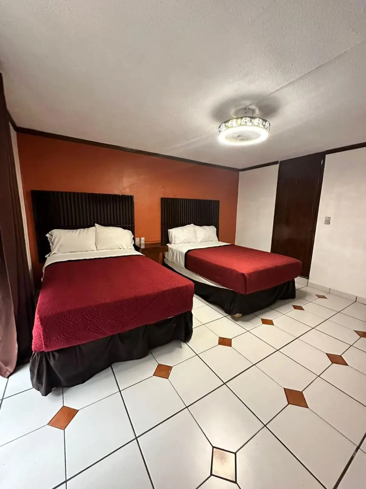 Double Room with Two Double Beds in HOTEL ZAPOTLAN Double Room with Two Double Beds in HOTEL ZAPOTLAN