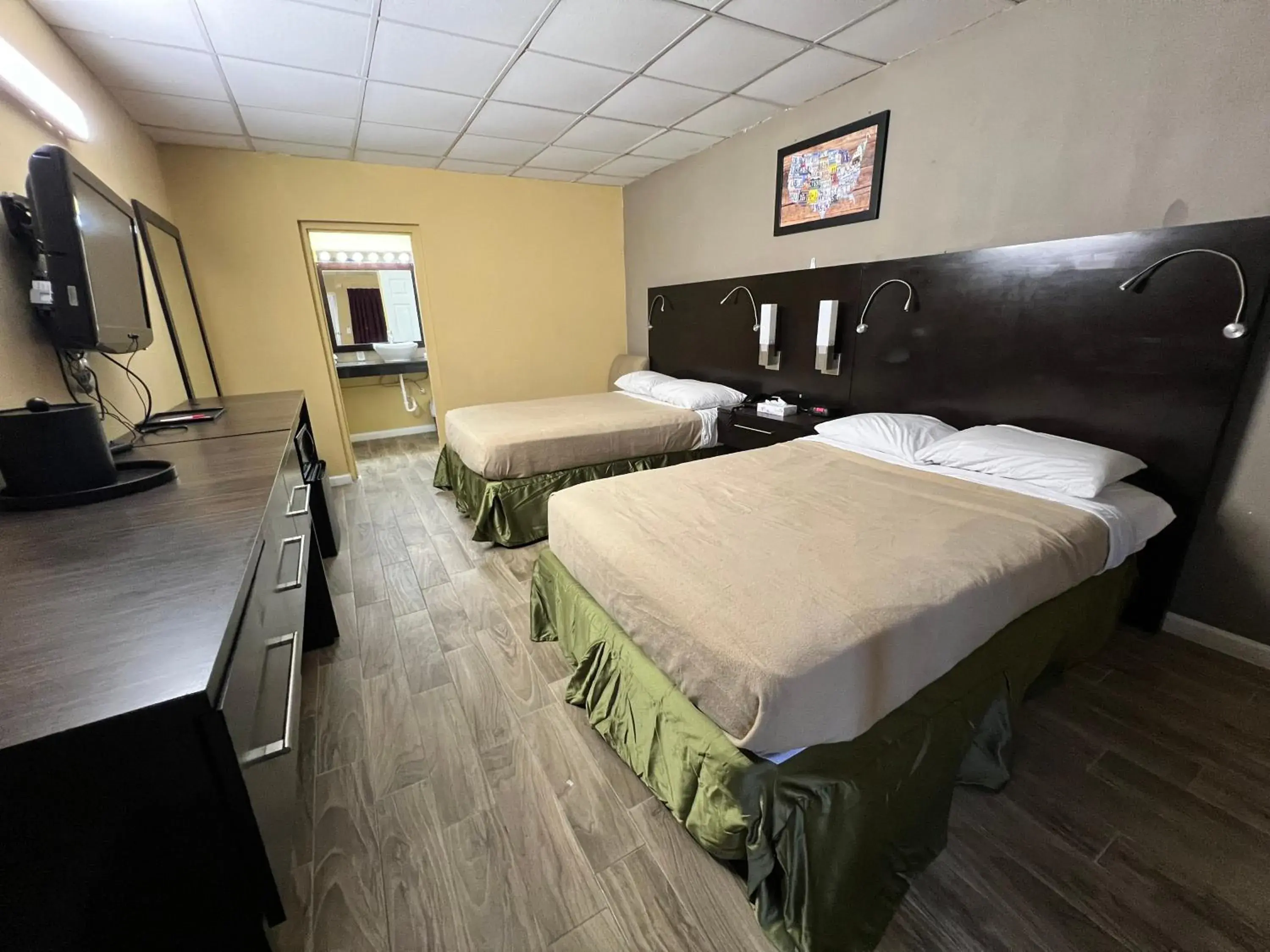 Double Room in Econolodge Double Room in Econolodge