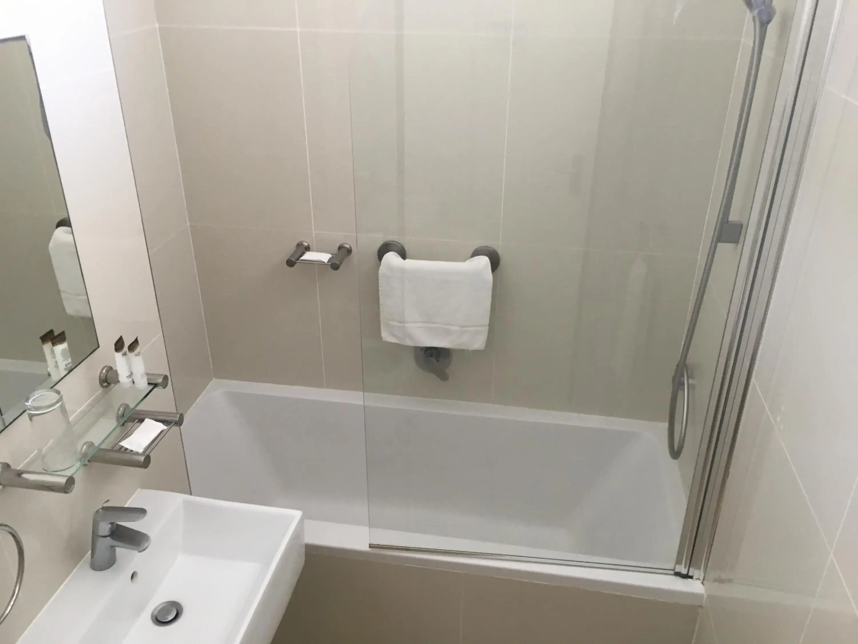 Superior Double or Twin Room with Balcony & Air-con in Salt Rock Hotel and Beach Resort Superior Double or Twin Room with Balcony & Air-con in Salt Rock Hotel and Beach Resort