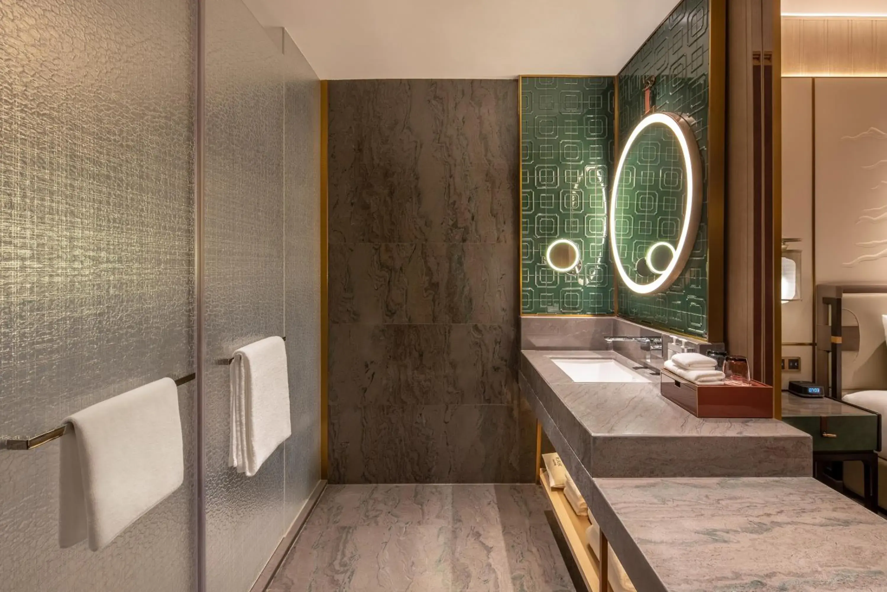 Standard King Room in HUALUXE Hotels and Resorts Qingdao Licang, an IHG Hotel Standard King Room in HUALUXE Hotels and Resorts Qingdao Licang, an IHG Hotel