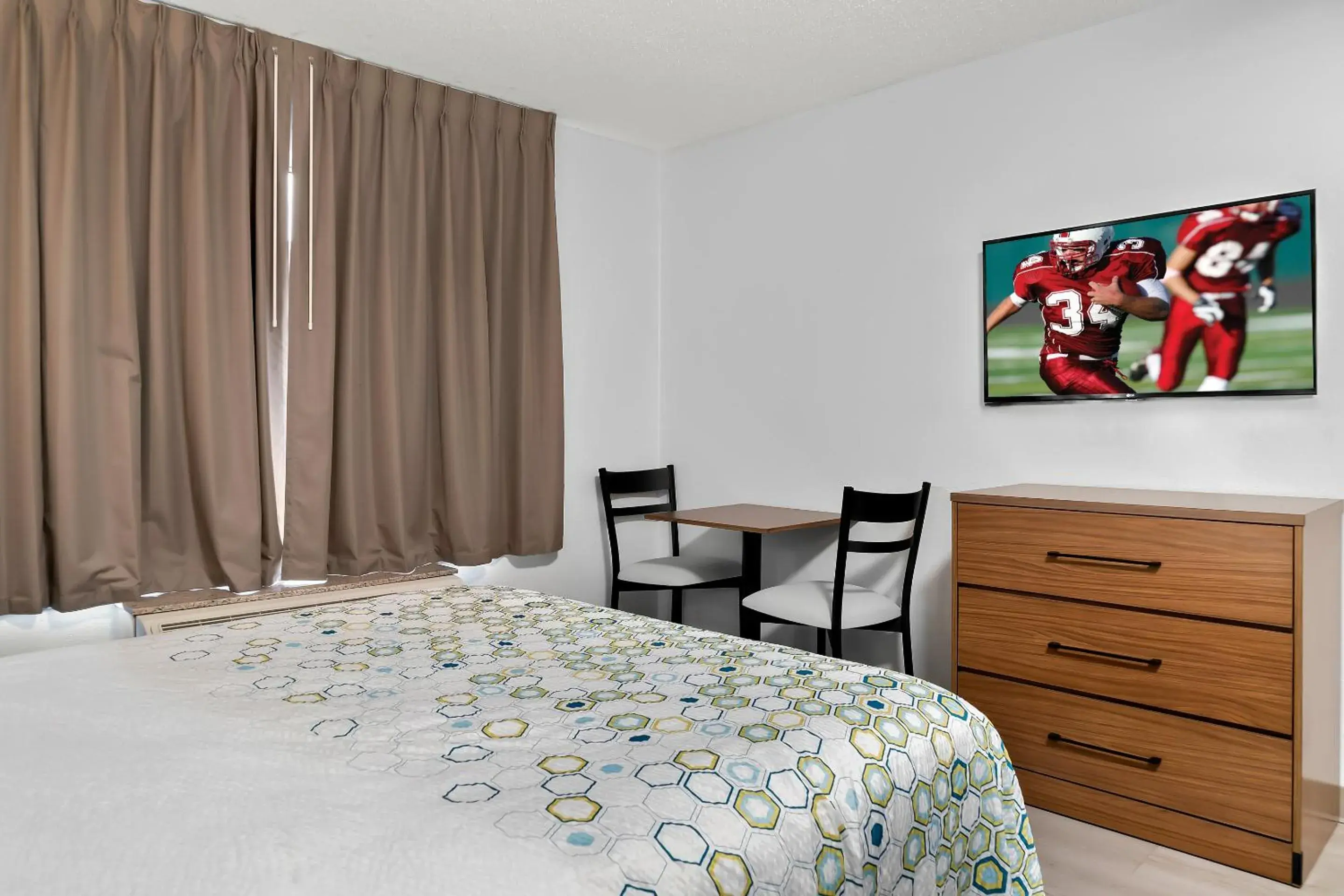 Studio Queen Room Non-Smoking in HomeTowne Studios by Red Roof Auburn Hills Studio Queen Room Non-Smoking in HomeTowne Studios by Red Roof Auburn Hills