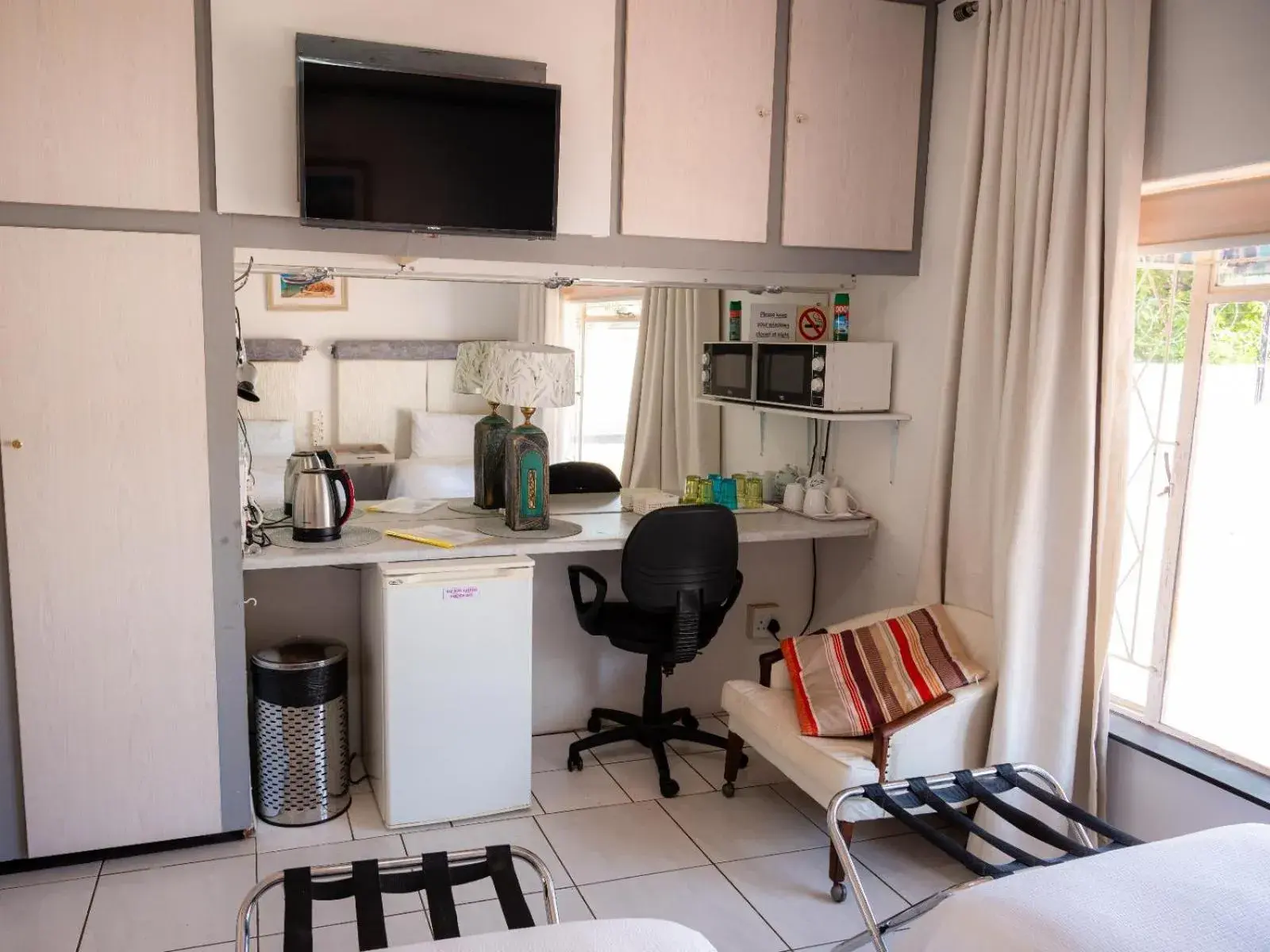 Deluxe Family Room - single occupancy in Sleepers Villa Guesthouse Deluxe Family Room - single occupancy in Sleepers Villa Guesthouse