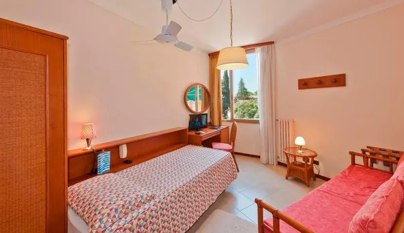 Twin Room in Hotel Gabbiano - Garda Lake Collection Twin Room in Hotel Gabbiano - Garda Lake Collection