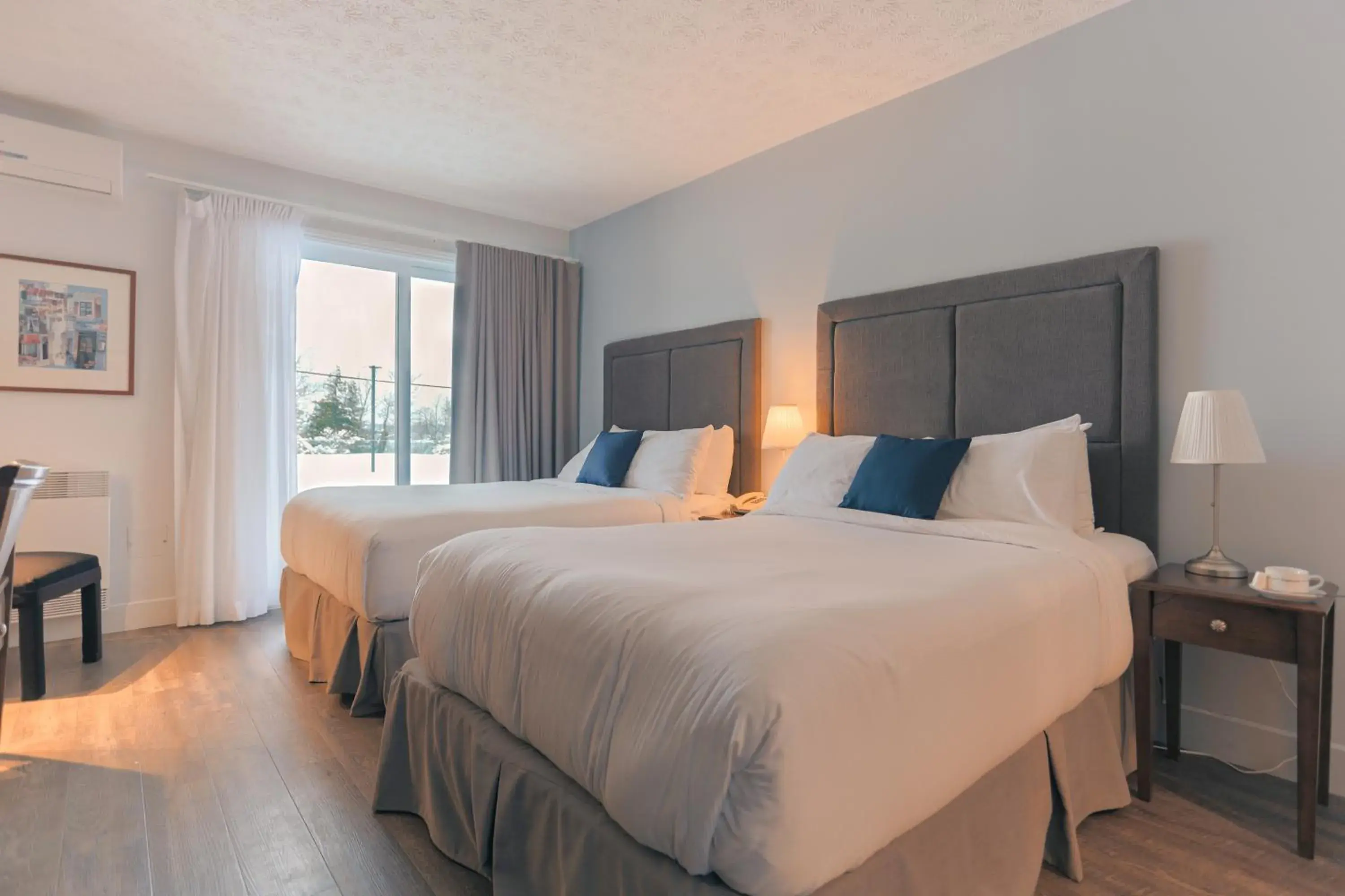 Ground Level 2 Double beds in Hotel Lac Brome Ground Level 2 Double beds in Hotel Lac Brome