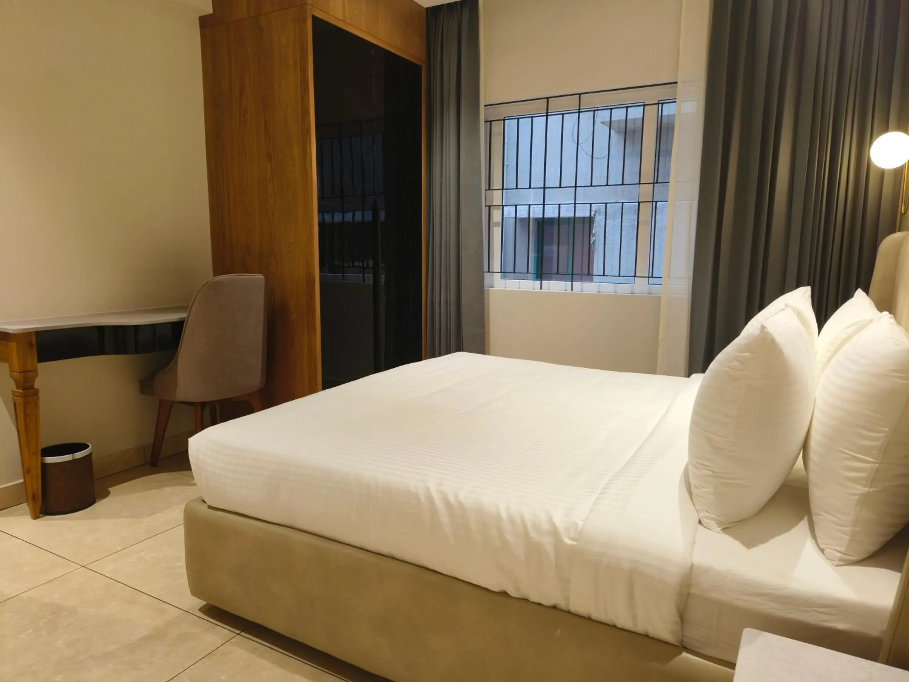 Basic Room - single occupancy in Hotel Le Opera Basic Room - single occupancy in Hotel Le Opera