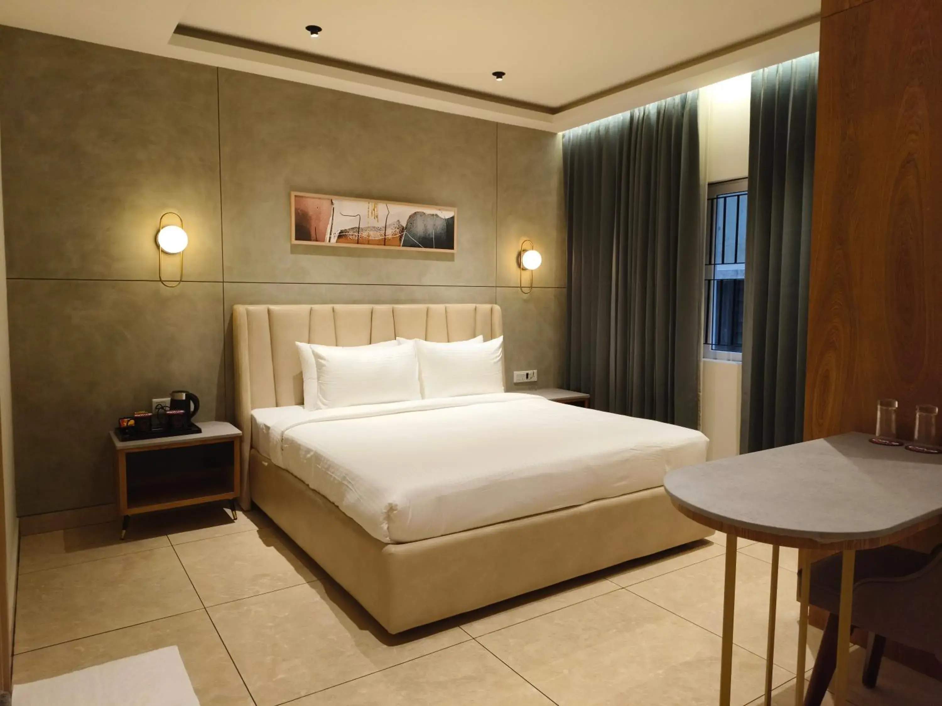 King Room in Hotel Le Opera King Room in Hotel Le Opera