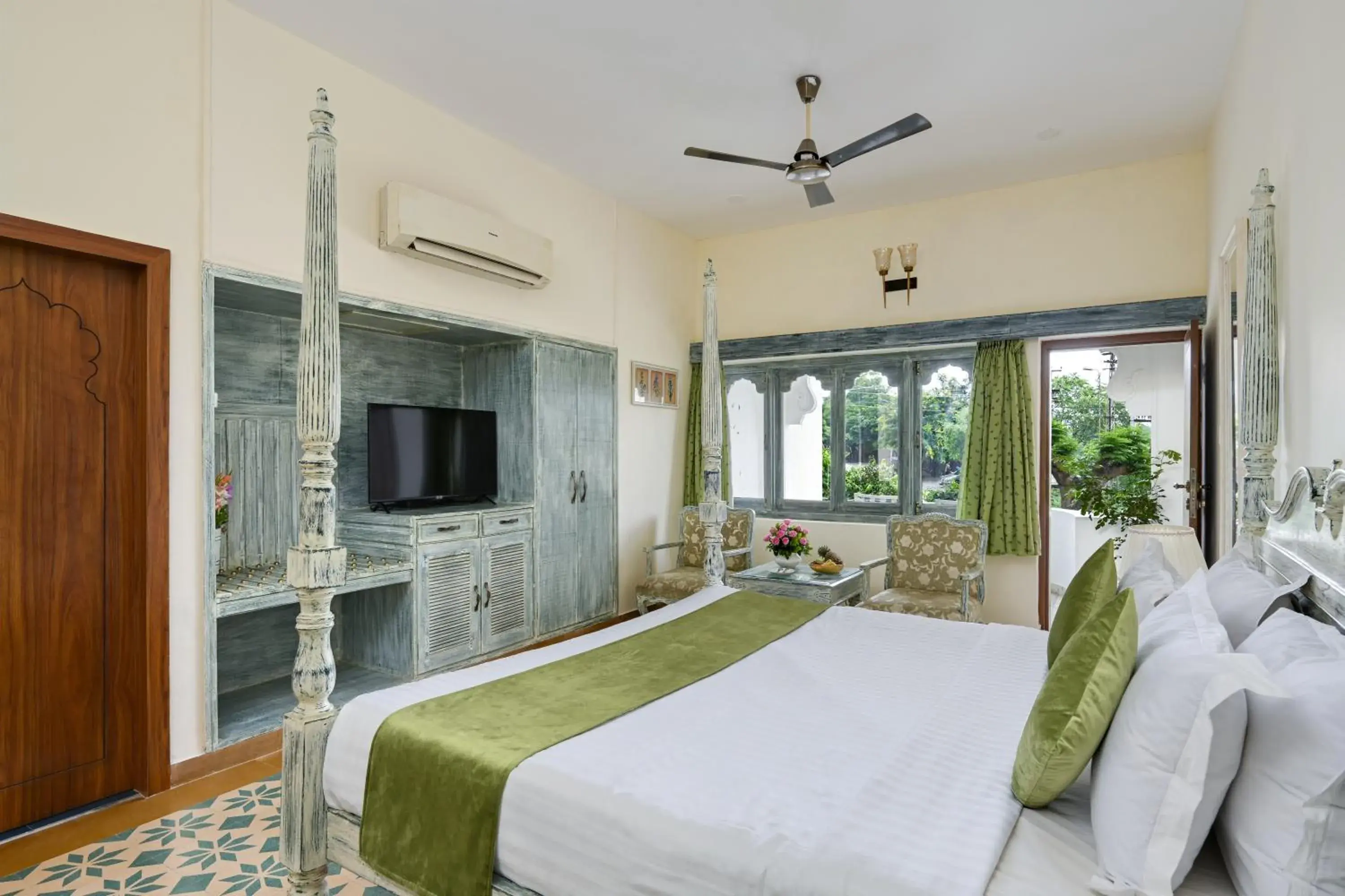 King Room with Balcony in Swaroop Vilas - Lake Facing Boutique Hotel King Room with Balcony in Swaroop Vilas - Lake Facing Boutique Hotel