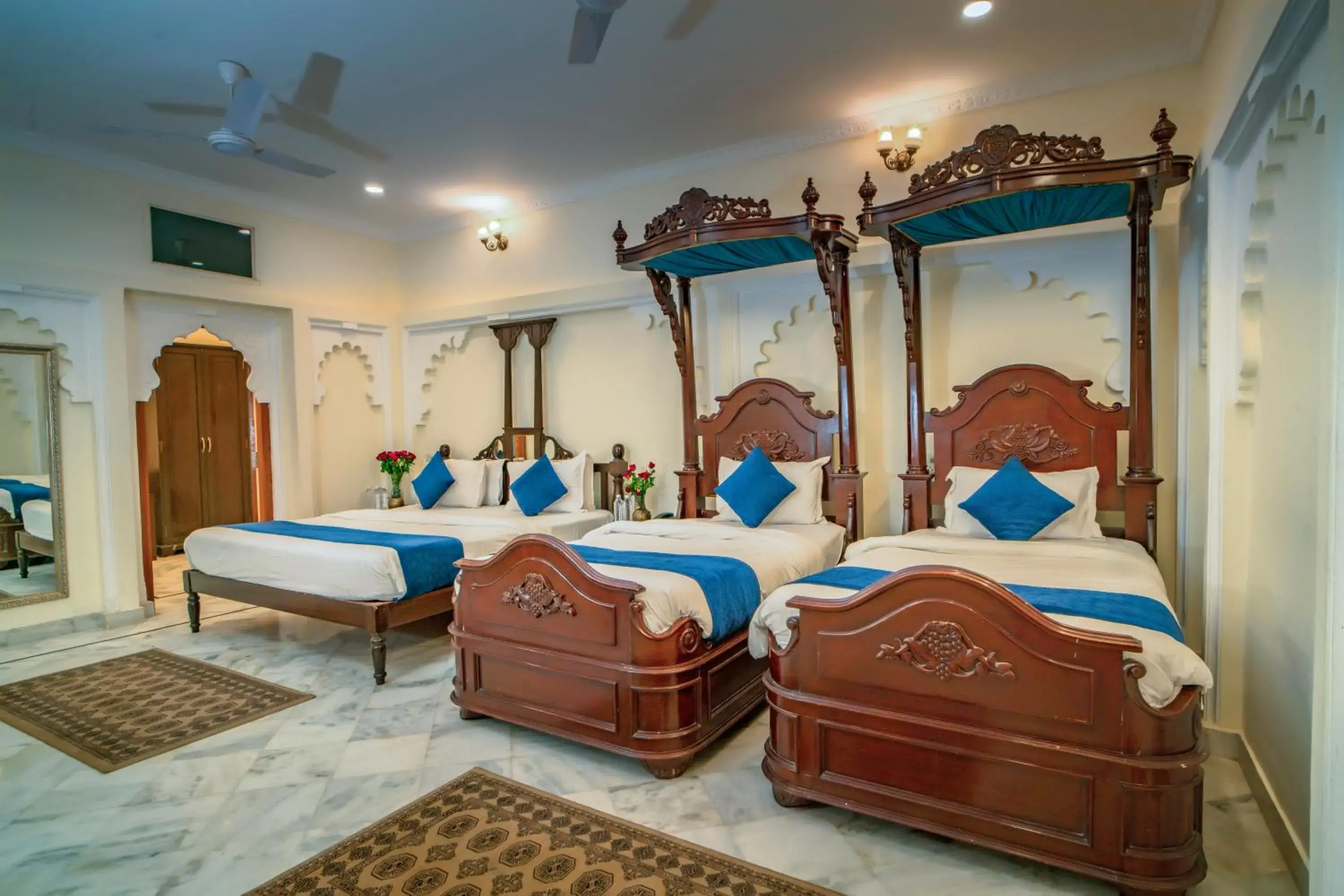Family Suite in Swaroop Vilas - Lake Facing Boutique Hotel Family Suite in Swaroop Vilas - Lake Facing Boutique Hotel