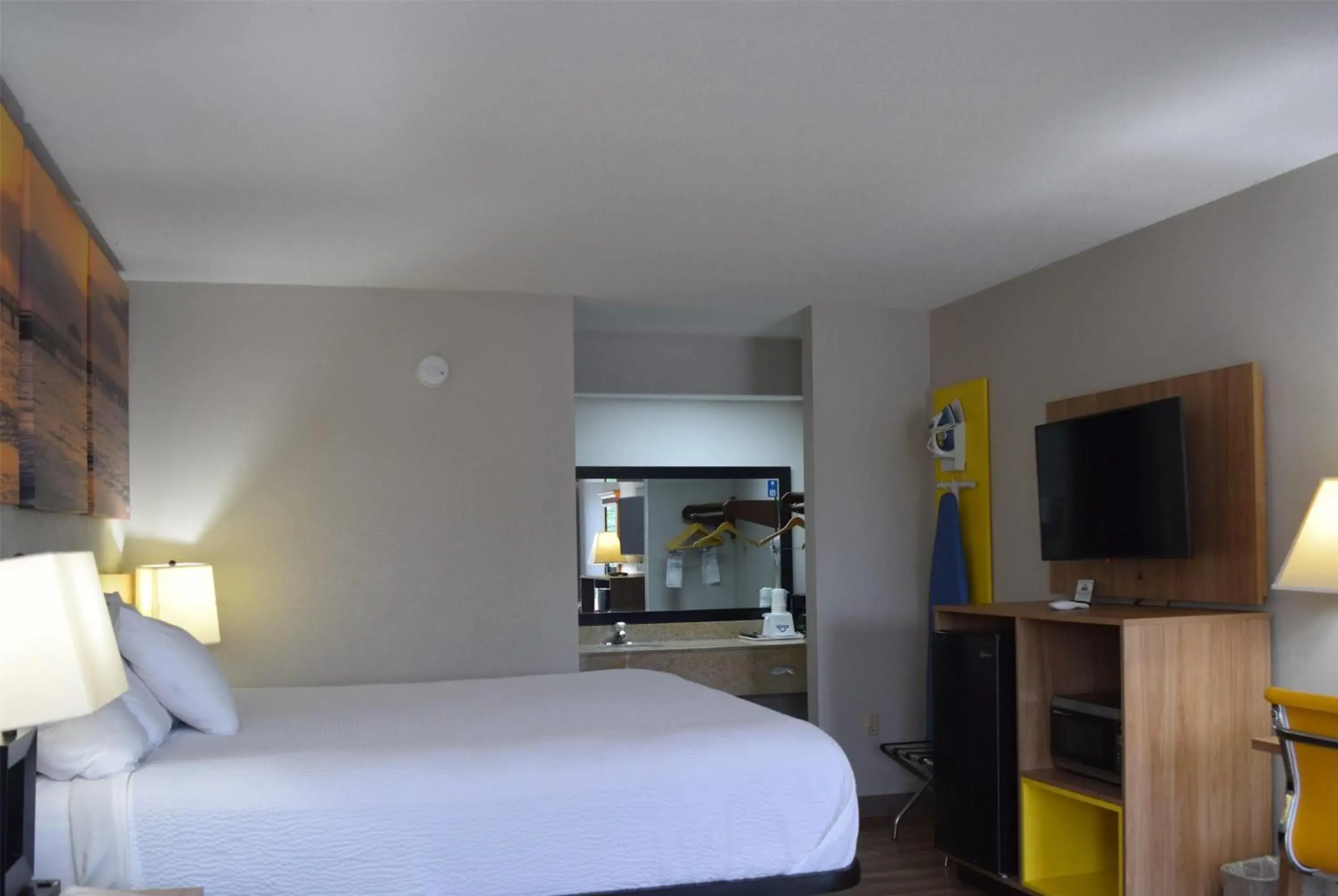 King Room - Non-Smoking in Days Inn by Wyndham Elberton King Room - Non-Smoking in Days Inn by Wyndham Elberton