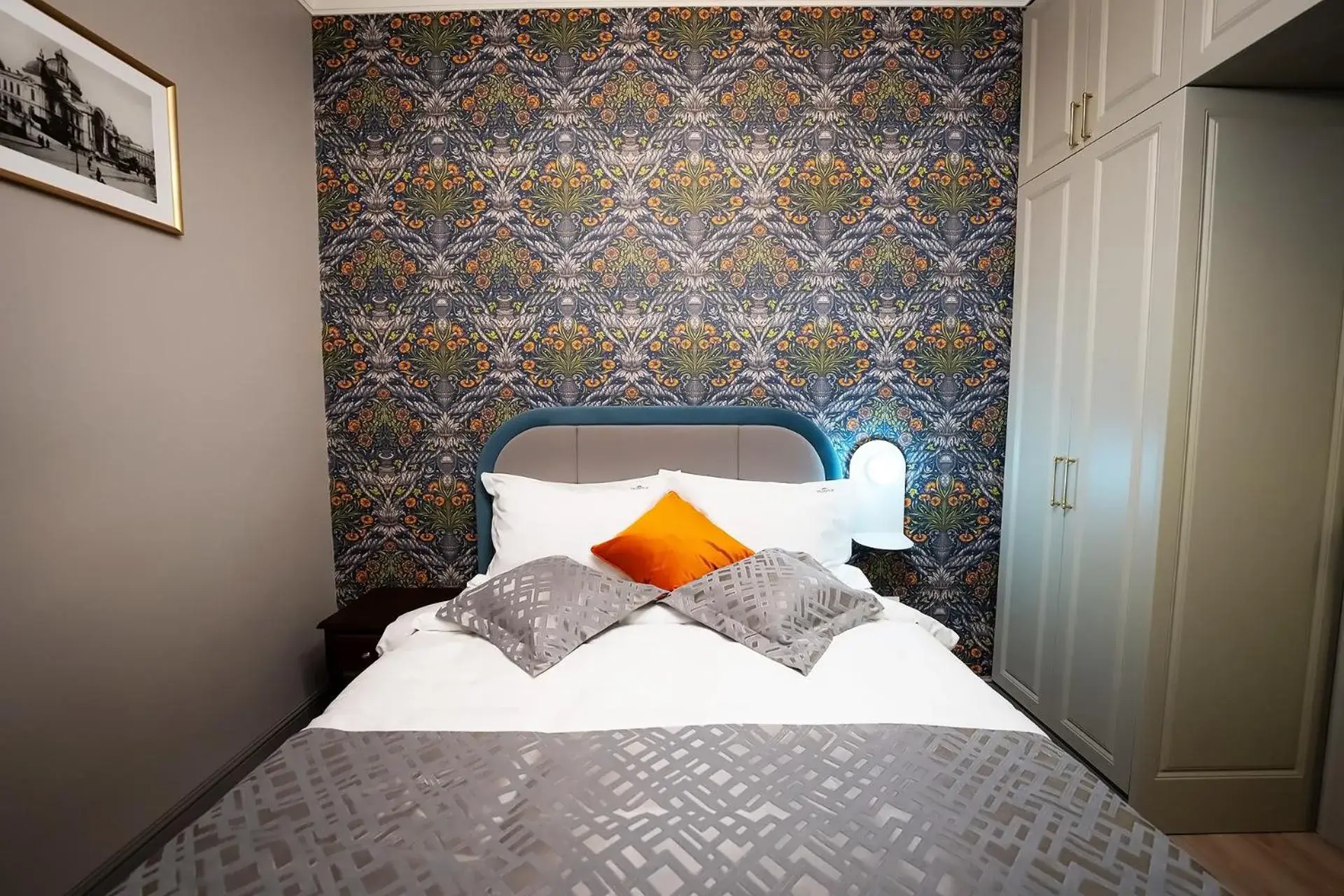 Queen Room in Tempus Queen Room in Tempus