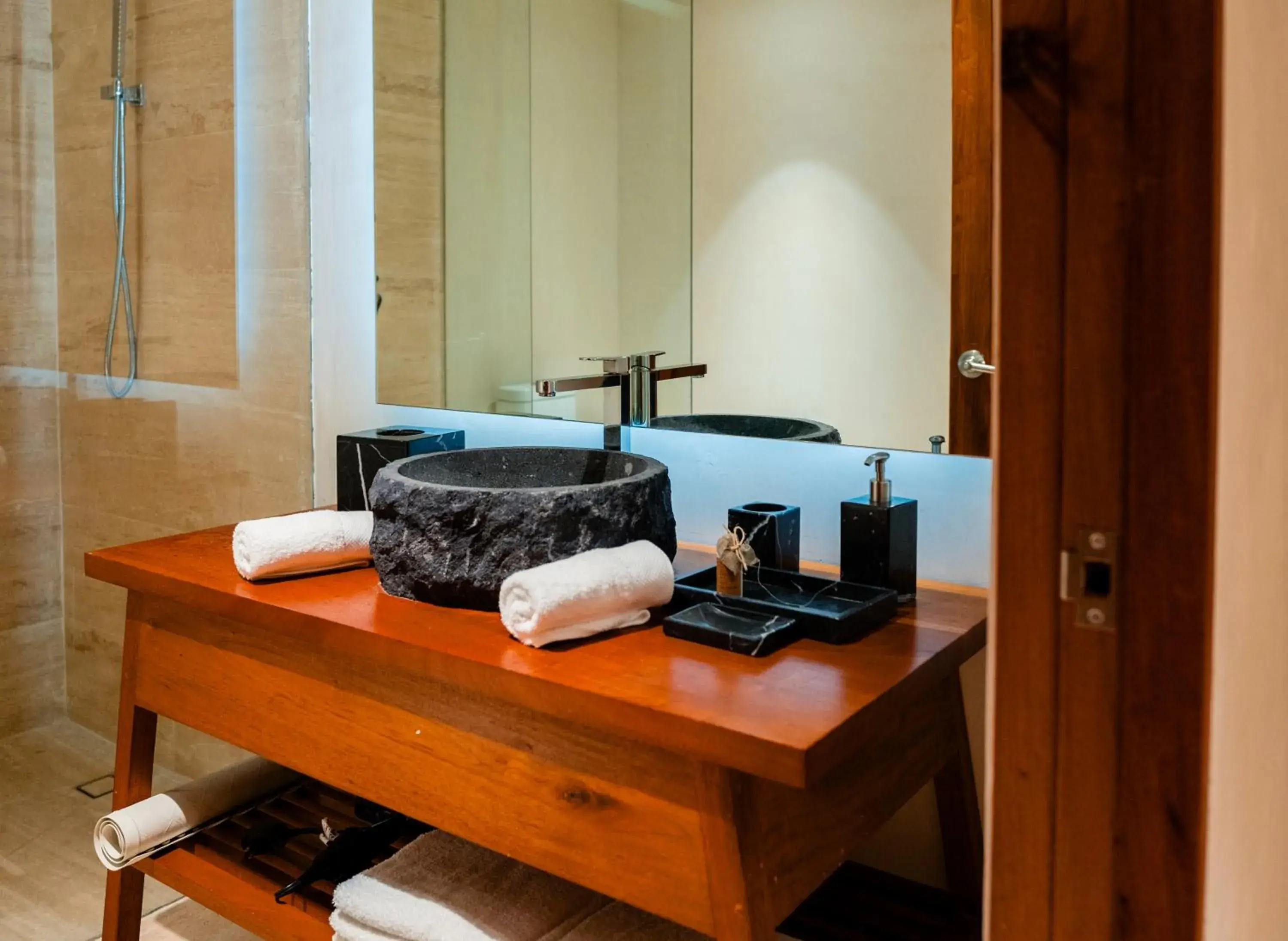 Two-Bedroom Premium Apartment with Whirlpool in Bloom Tulum Apartments Two-Bedroom Premium Apartment with Whirlpool in Bloom Tulum Apartments