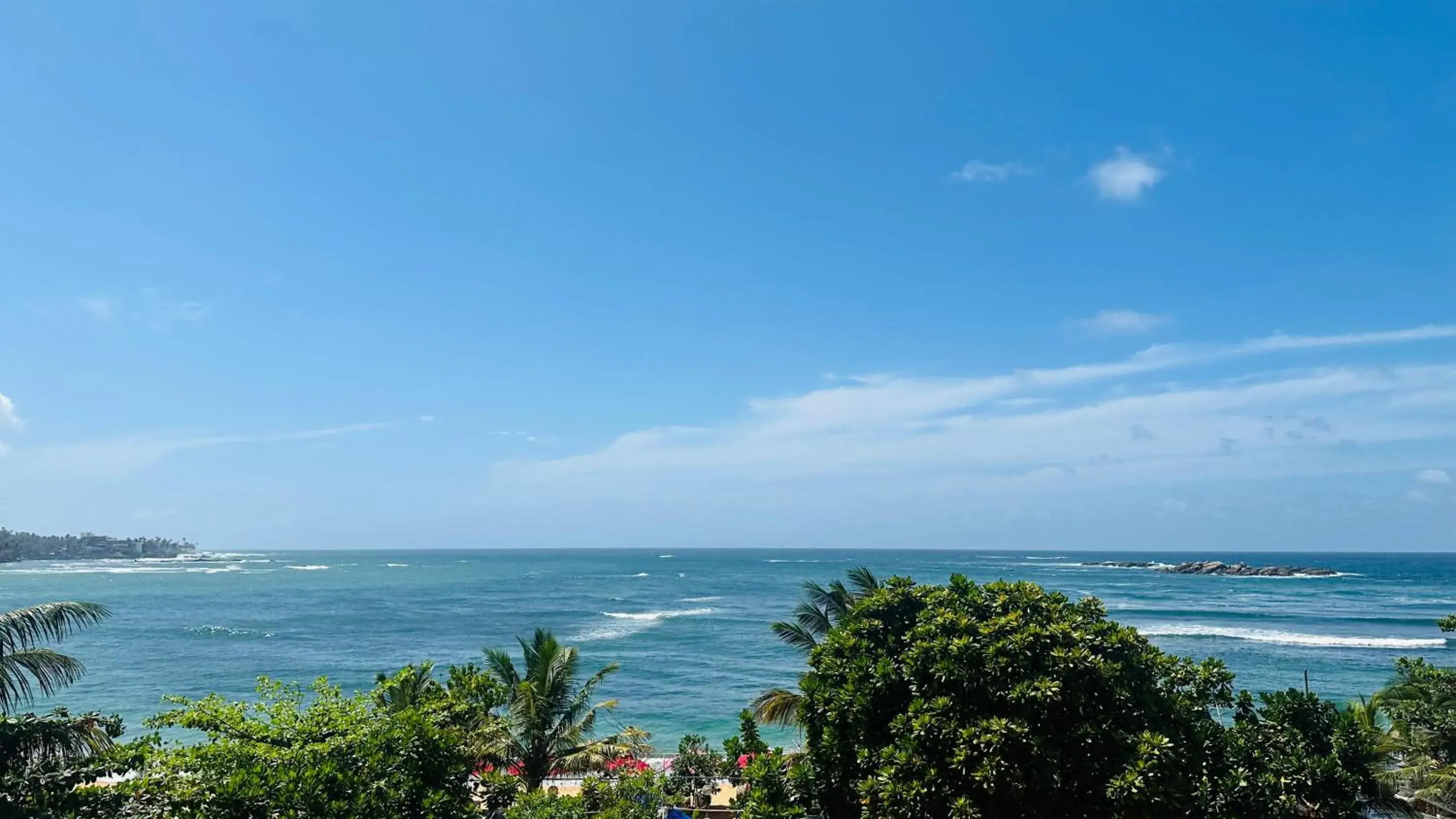 Deluxe Suite with Seaview in The Waves Unawatuna Deluxe Suite with Seaview in The Waves Unawatuna