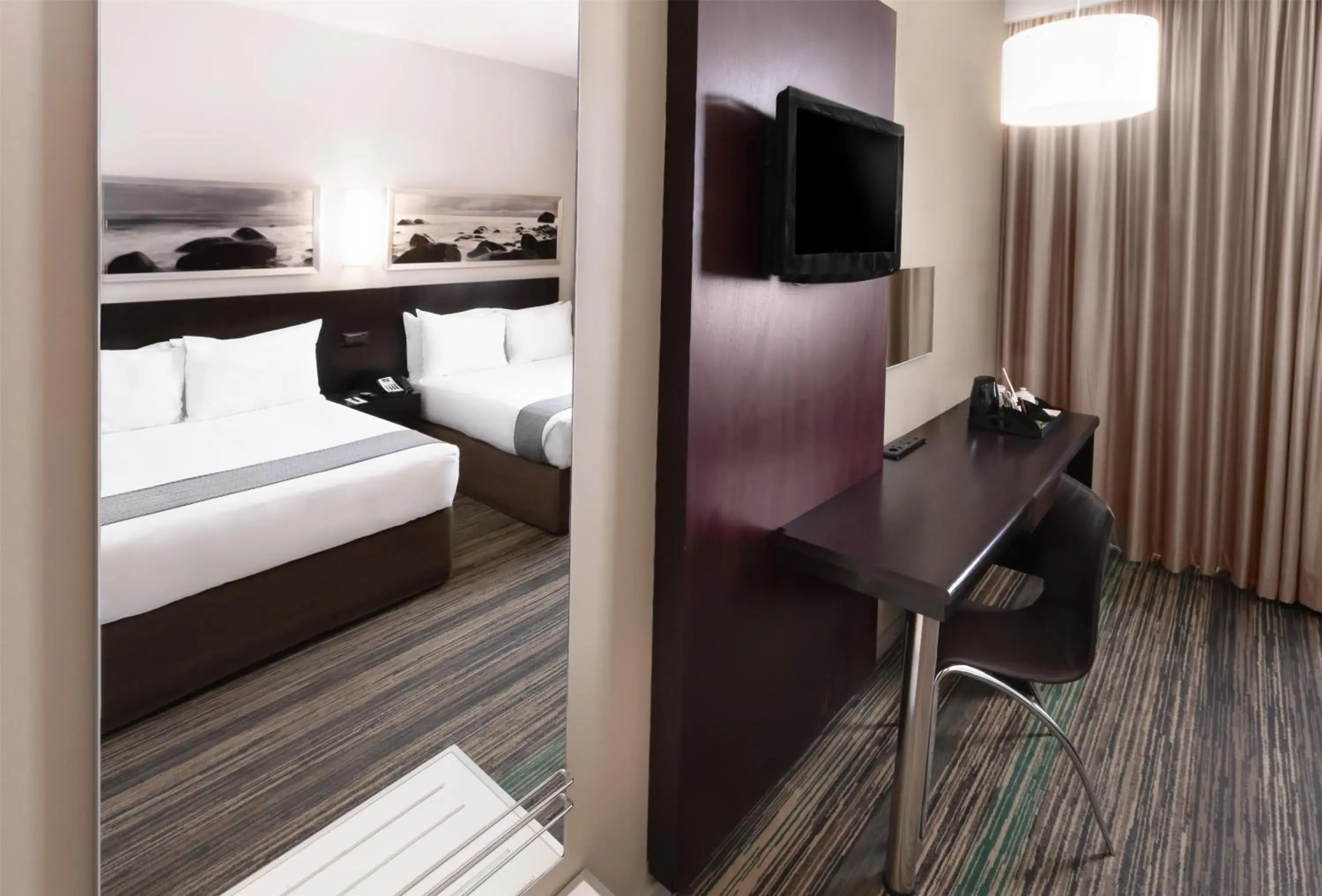 Standard Twin Room - Smoking in Garden Court Kings Beach Standard Twin Room - Smoking in Garden Court Kings Beach