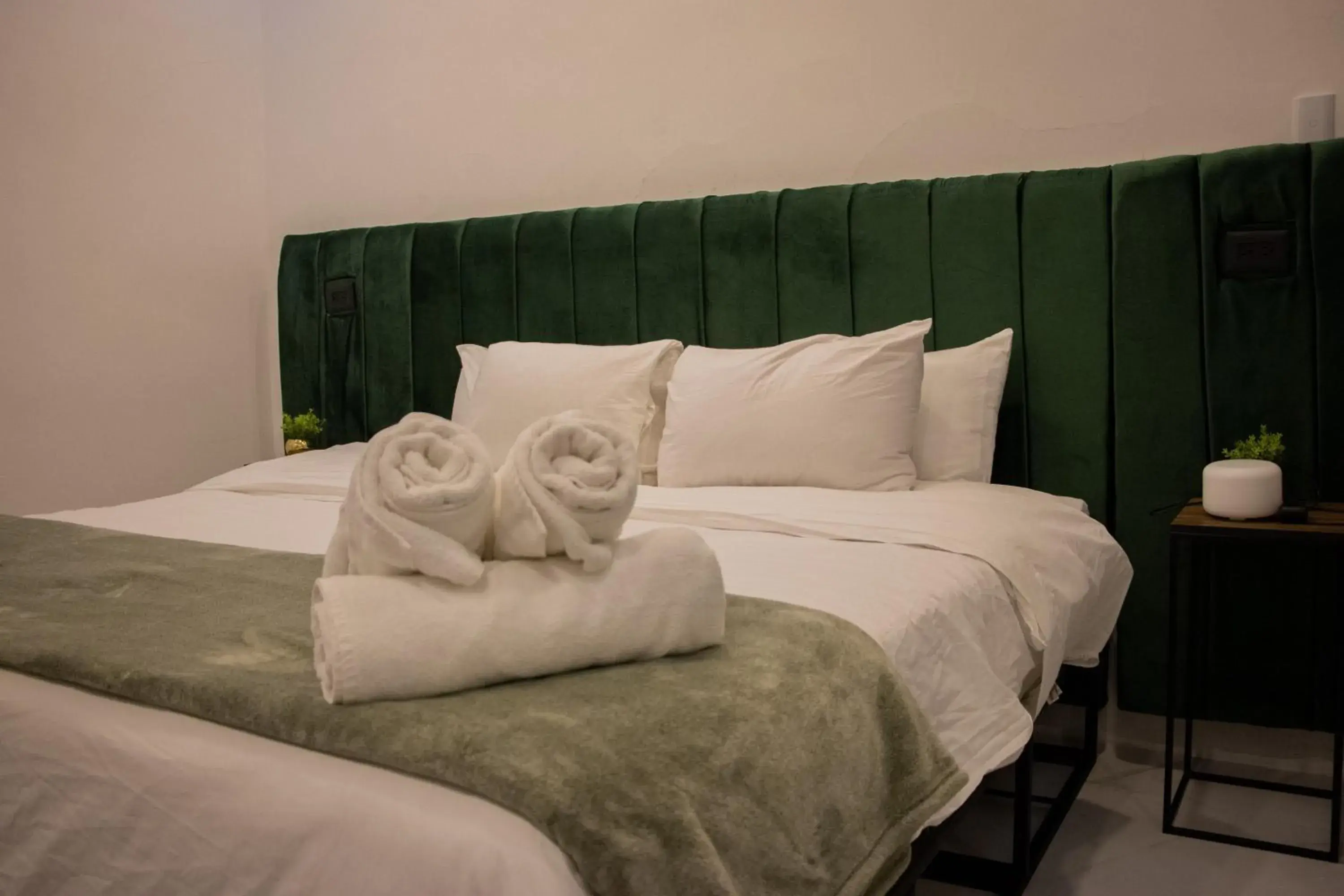 Deluxe Suite in Collection O Patio Zaragoza Deluxe Suite in Collection O Patio Zaragoza