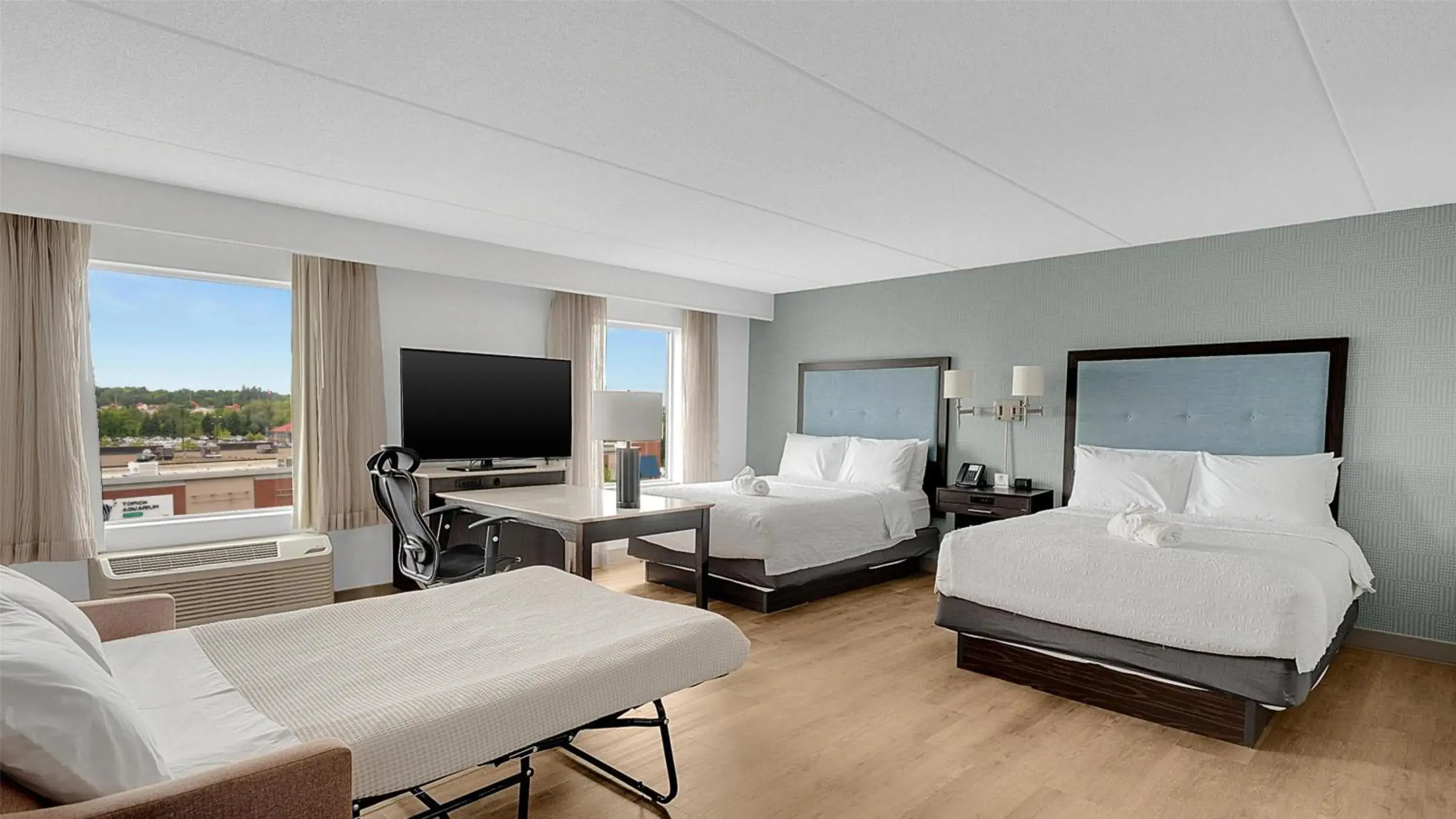 Queen Studio Suite with Two Queen Beds - Non-Smoking in Hampton Inn & Suites by Hilton Toronto Markham Queen Studio Suite with Two Queen Beds - Non-Smoking in Hampton Inn & Suites by Hilton Toronto Markham