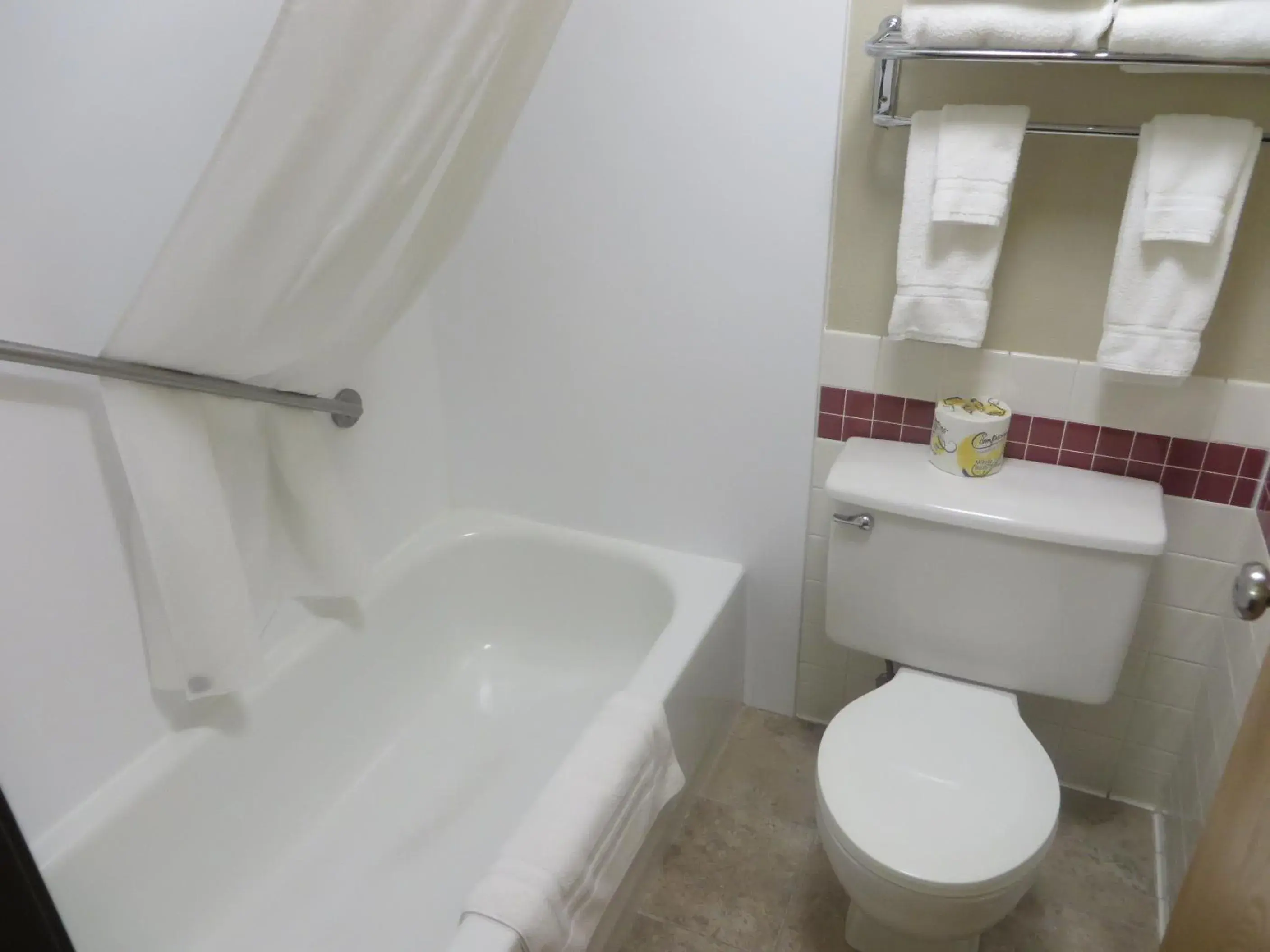 Queen Room - Non-Smoking in AmericInn by Wyndham Worthington Queen Room - Non-Smoking in AmericInn by Wyndham Worthington