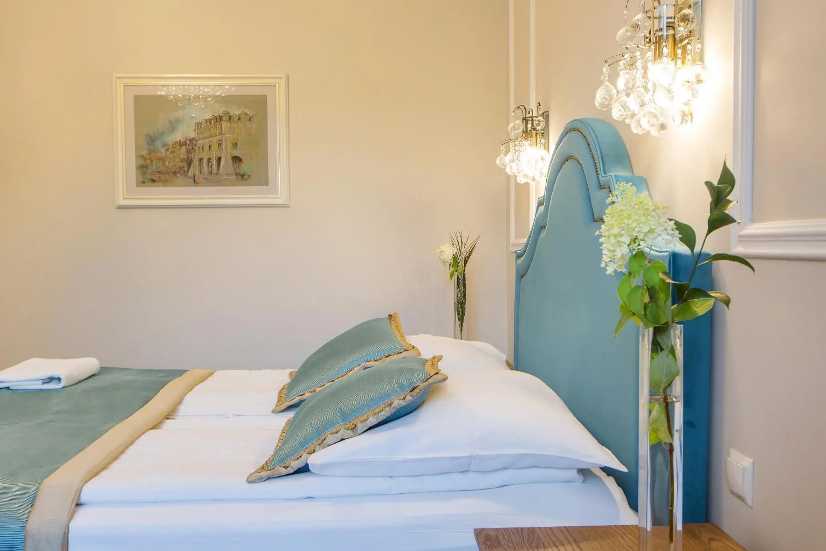 Large Double Room - single occupancy in Dwór Hetman Large Double Room - single occupancy in Dwór Hetman