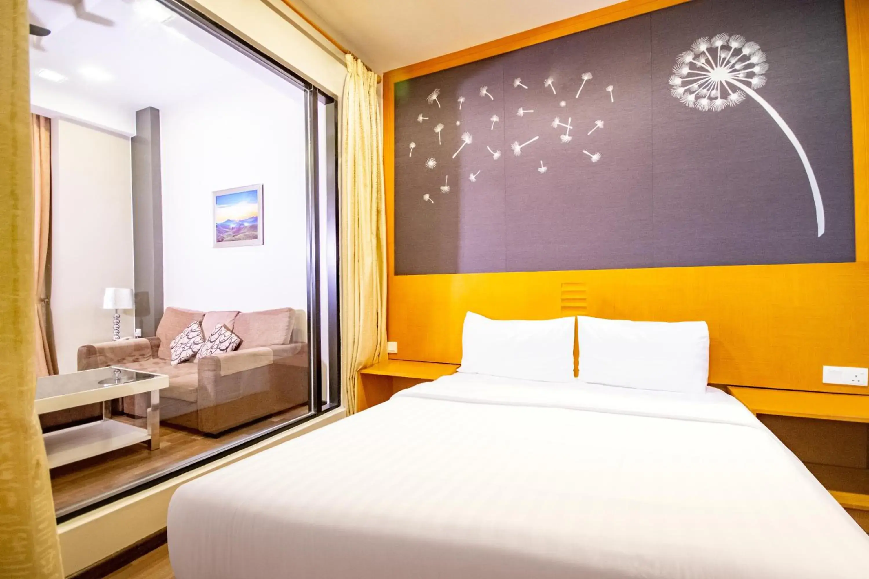 One-Bedroom Queen Suite in Nova Highlands Hotel One-Bedroom Queen Suite in Nova Highlands Hotel