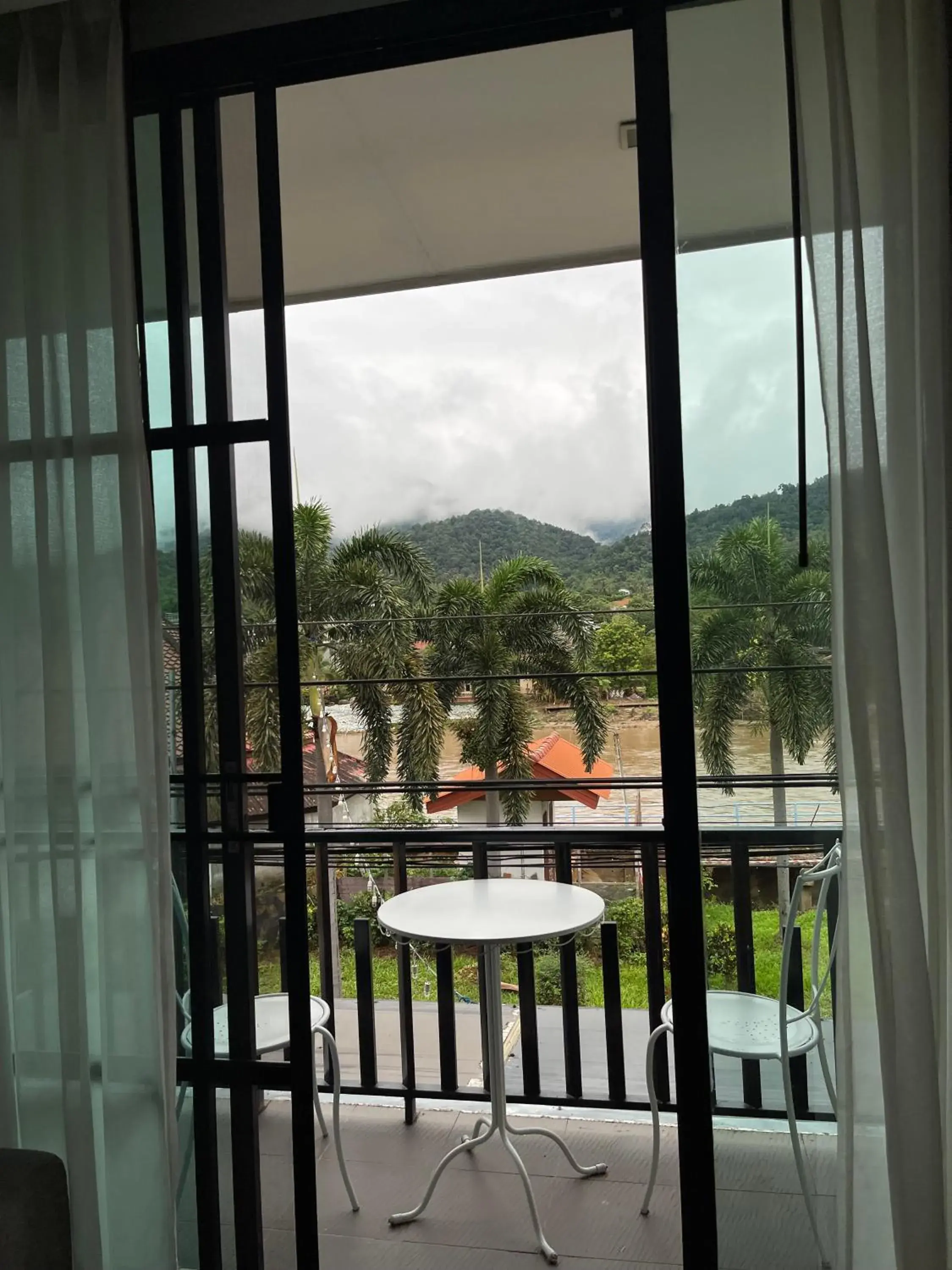 Suite with River View in Saranya River House สรัญญาริเวอร์เฮาส์ Suite with River View in Saranya River House สรัญญาริเวอร์เฮาส์