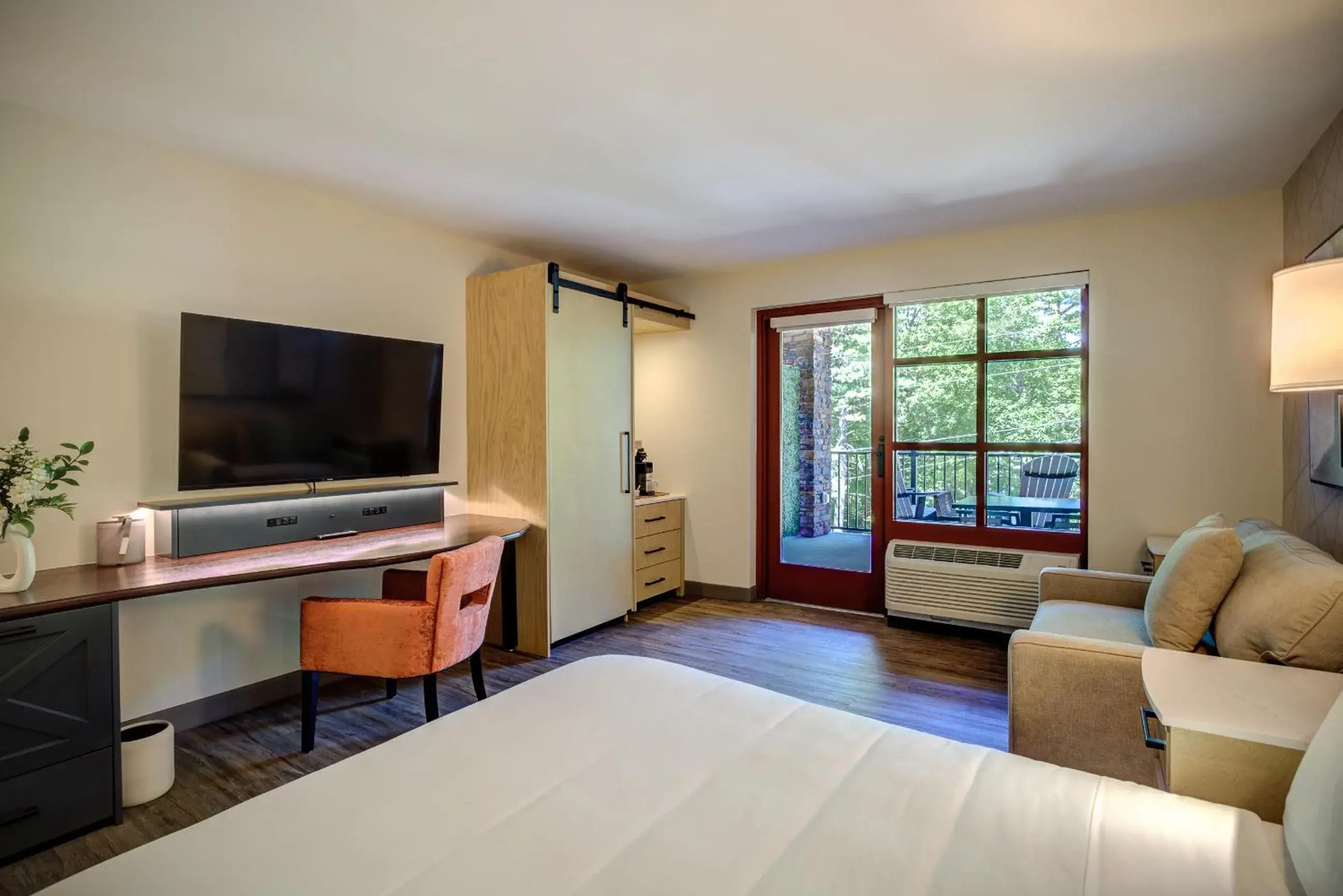 Family Room with Balcony in The Embers Hotel Family Room with Balcony in The Embers Hotel