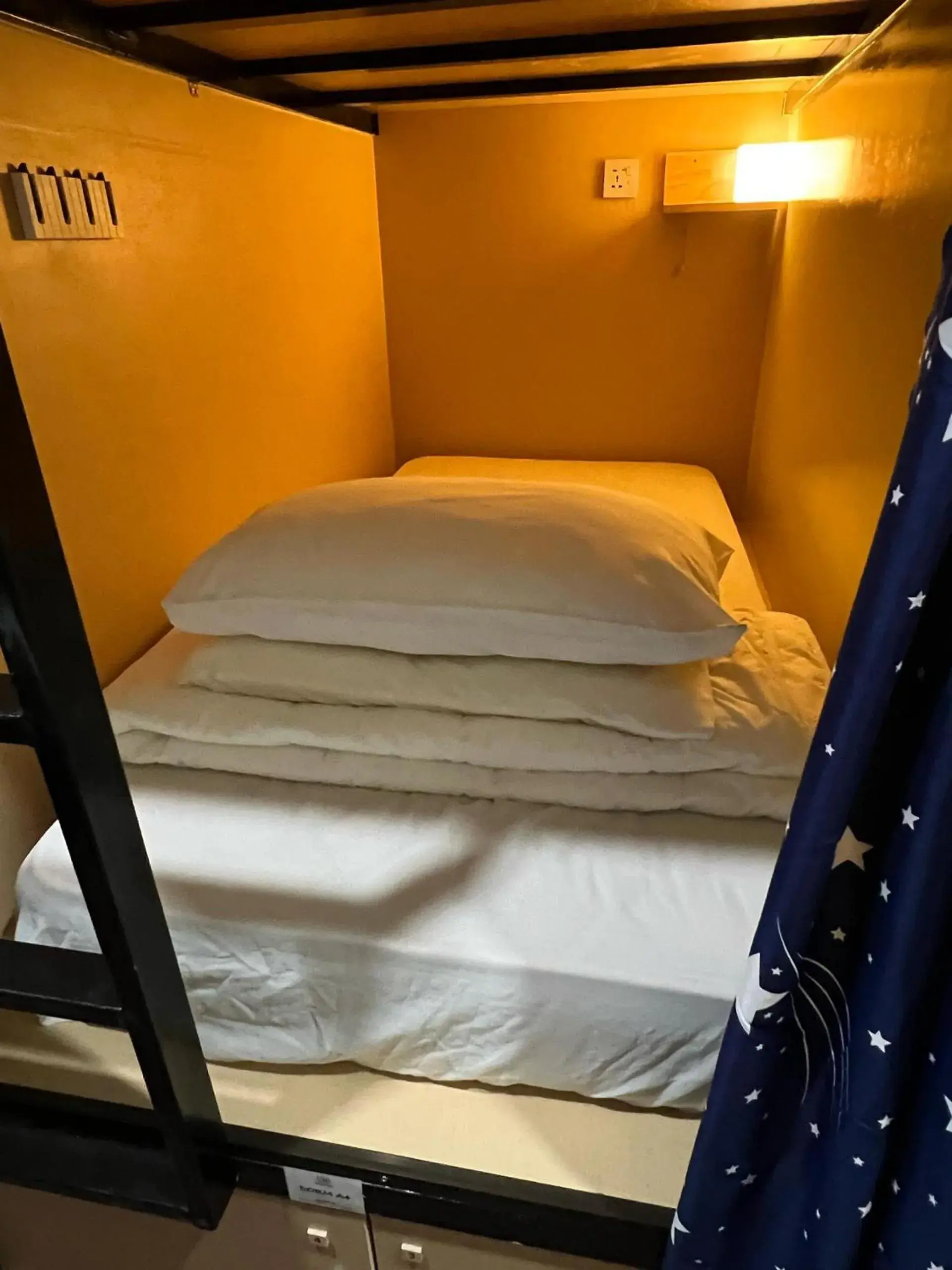 Mixed Dormitory Room in Dou Houz Georgetown Mixed Dormitory Room in Dou Houz Georgetown