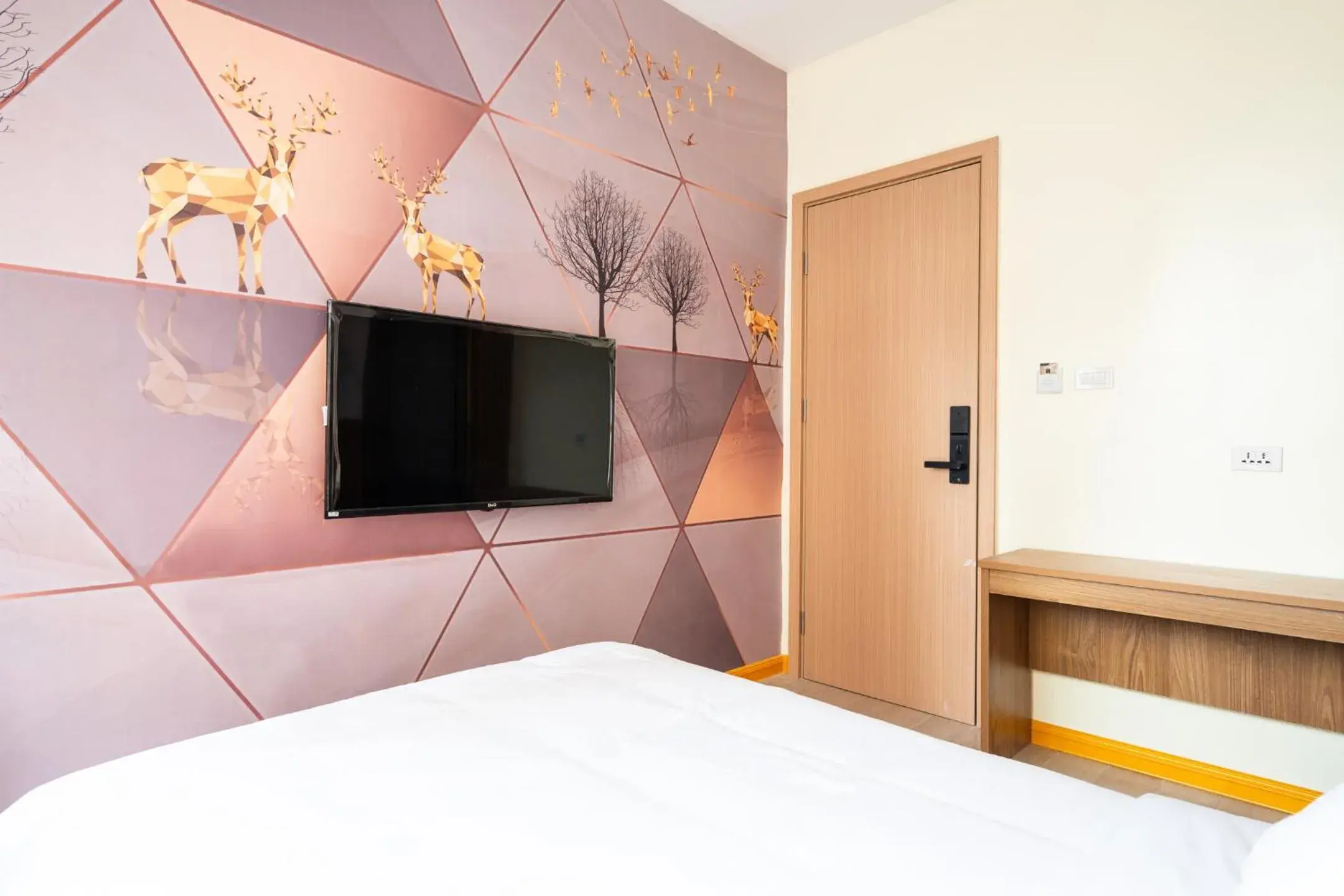 Standard Double Room in Home me Hotel Makati Standard Double Room in Home me Hotel Makati