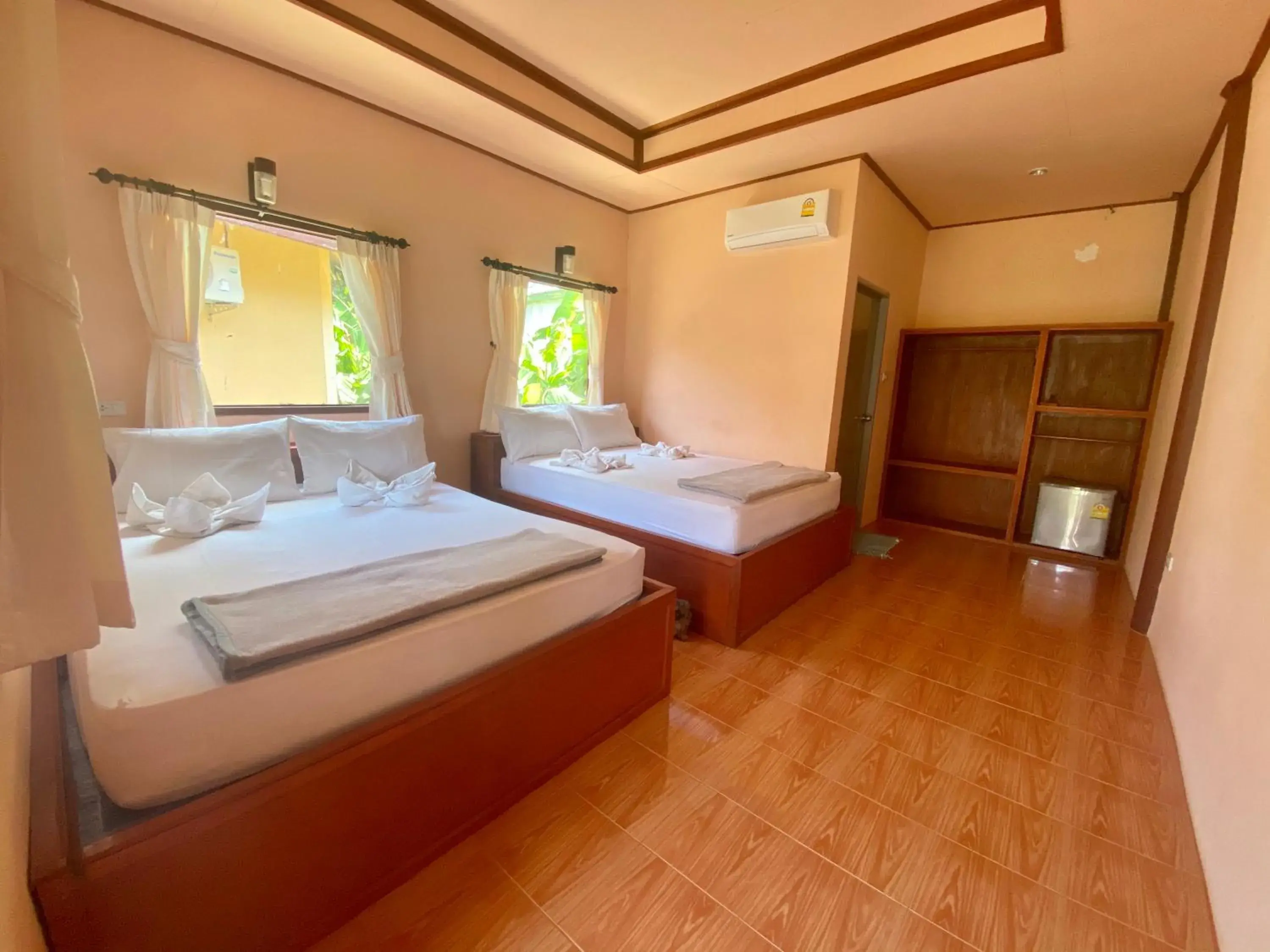 Deluxe Queen Room with Two Queen Beds in Rainbow Bungalow Haadrin Koh Phangan Deluxe Queen Room with Two Queen Beds in Rainbow Bungalow Haadrin Koh Phangan