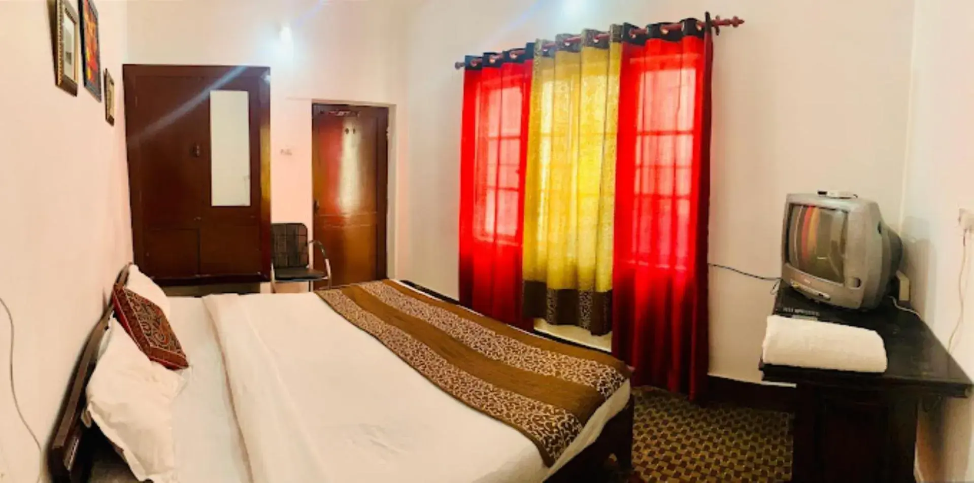 Small Double Room - single occupancy in Hotel H. K. Legacy Nainital Small Double Room - single occupancy in Hotel H. K. Legacy Nainital