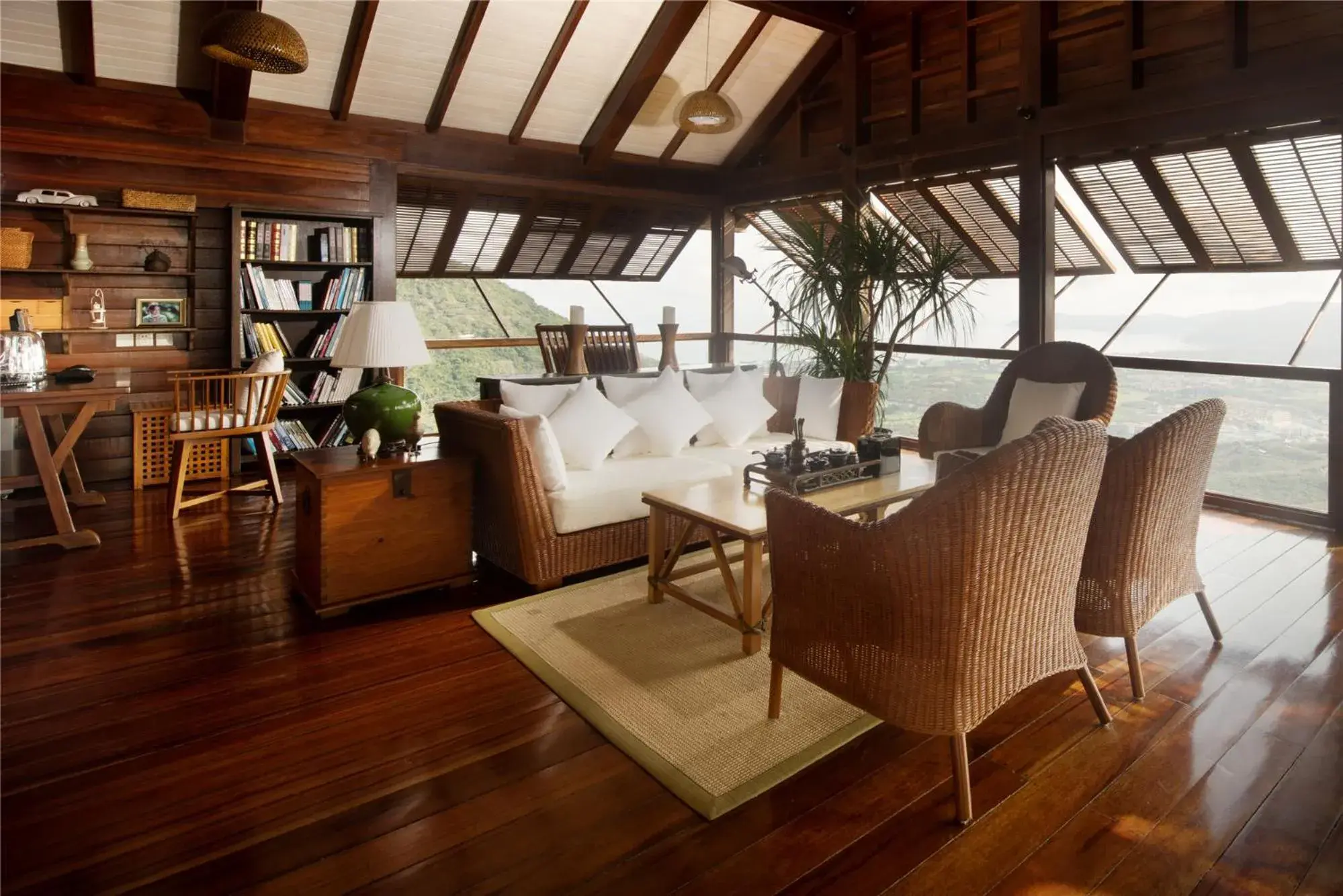 If You Are The One Sea View Villa in Yalong Bay Earthly Paradise Birds Nest Resort (Mountain Villas) If You Are The One Sea View Villa in Yalong Bay Earthly Paradise Birds Nest Resort (Mountain Villas)