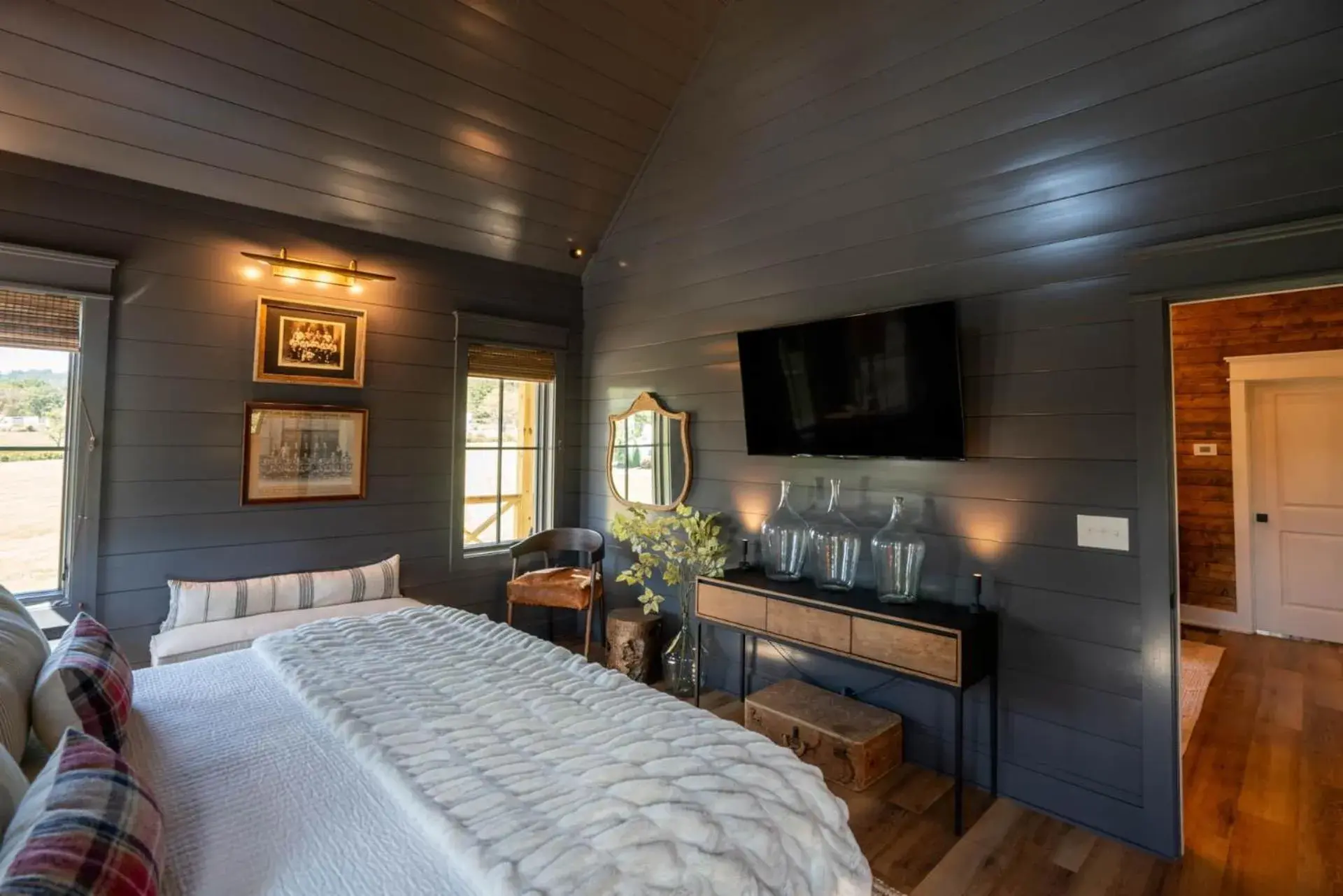 King Room with Mountain View in Cottages @ Julep Farms King Room with Mountain View in Cottages @ Julep Farms