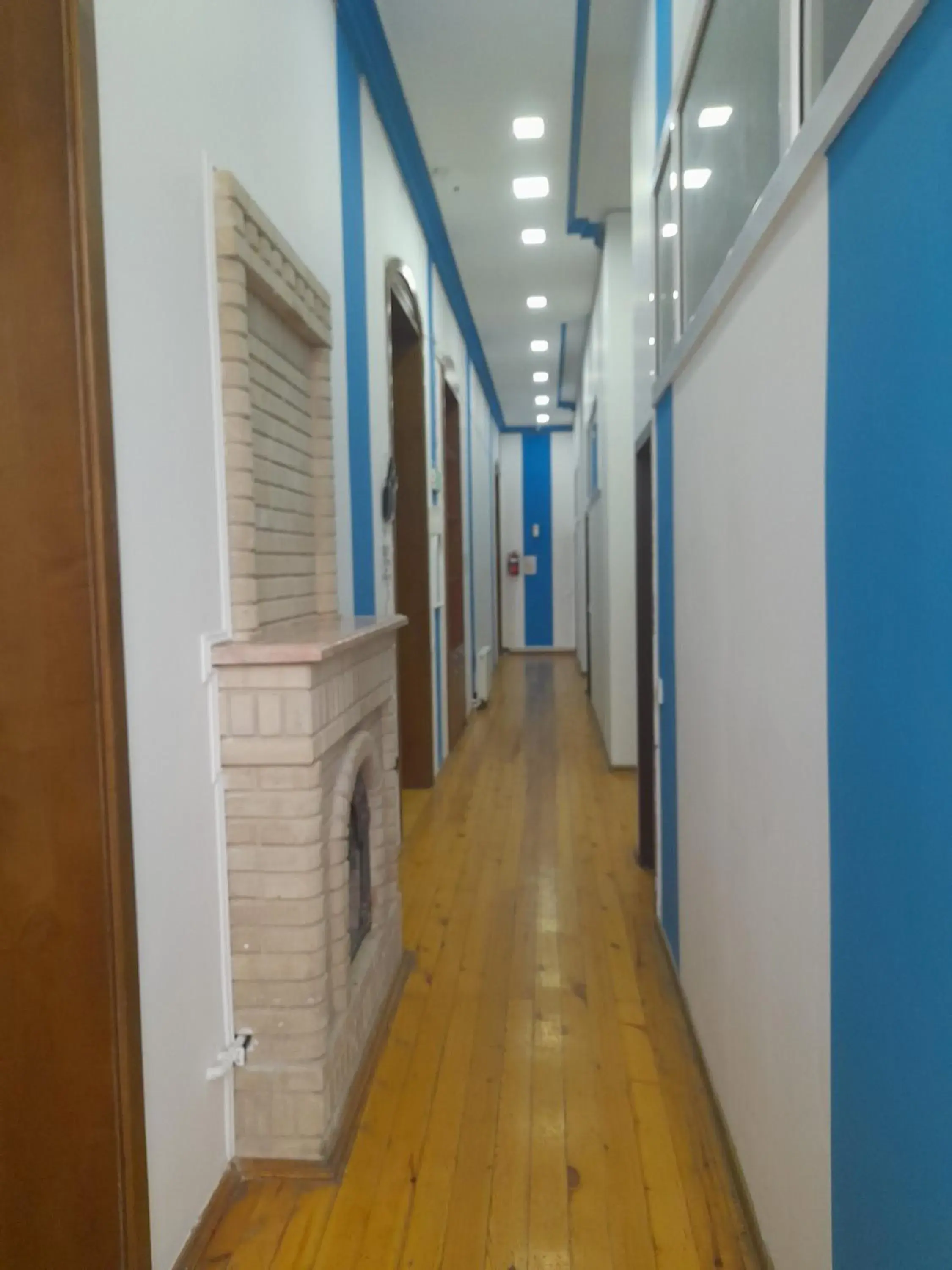 Bed in 4-Bed Mixed Dormitory Room in White City Hostel Bed in 4-Bed Mixed Dormitory Room in White City Hostel