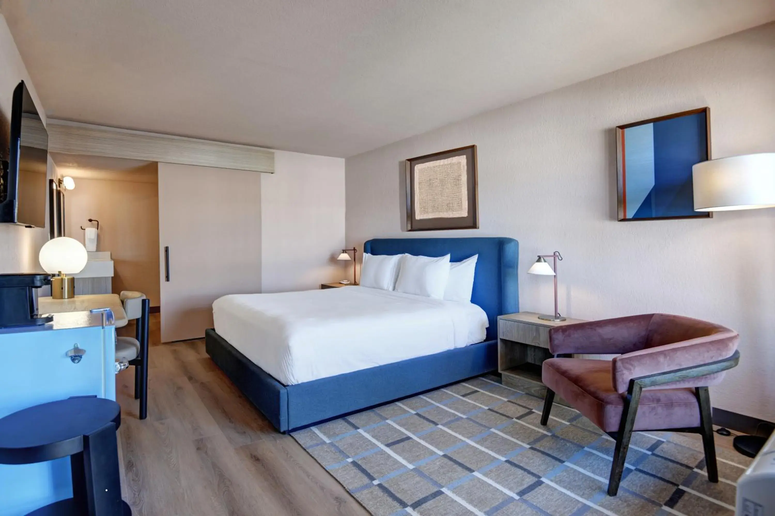 King Room in The Dunes Hotel (Palm Springs) King Room in The Dunes Hotel (Palm Springs)