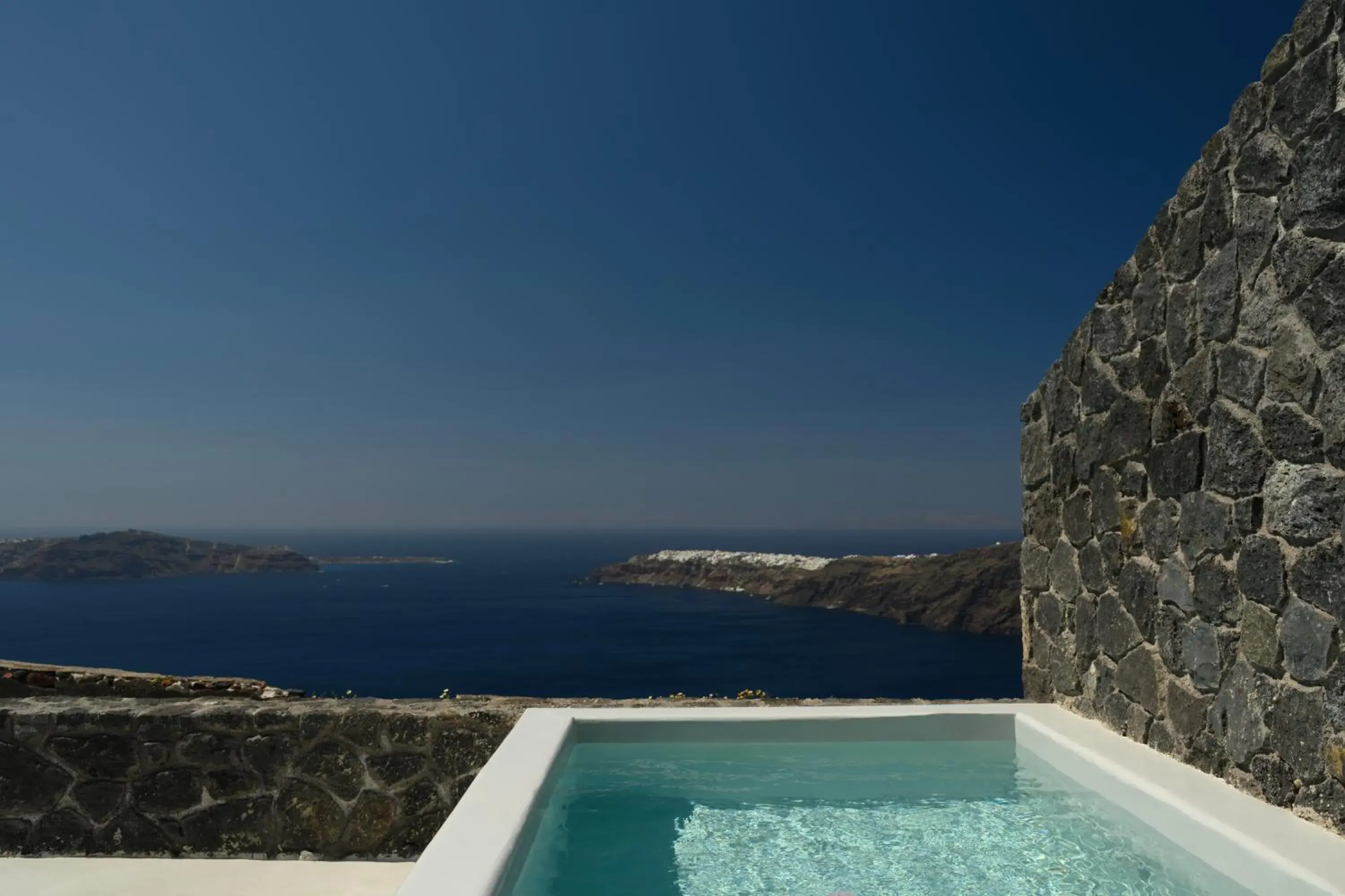 Suite with Heated Plunge Pool in Arany Terra Suite with Heated Plunge Pool in Arany Terra