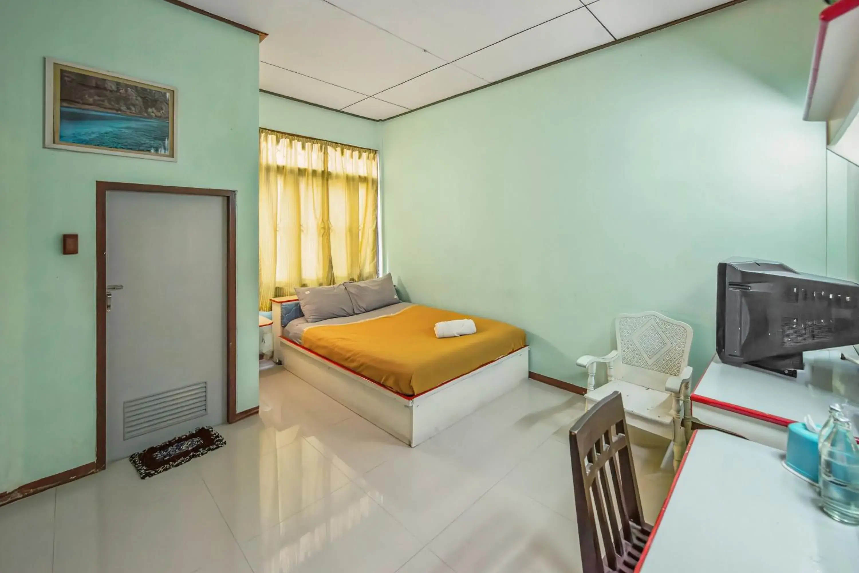 Standard Queen Room in The Prince Hotel Standard Queen Room in The Prince Hotel