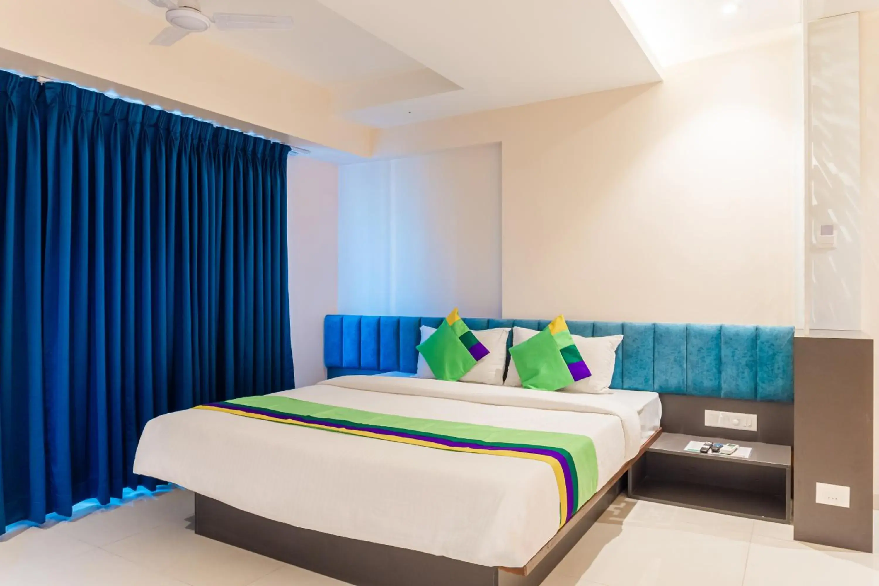 Premium Room - single occupancy in Treebo Blossom - Viman Nagar Premium Room - single occupancy in Treebo Blossom - Viman Nagar