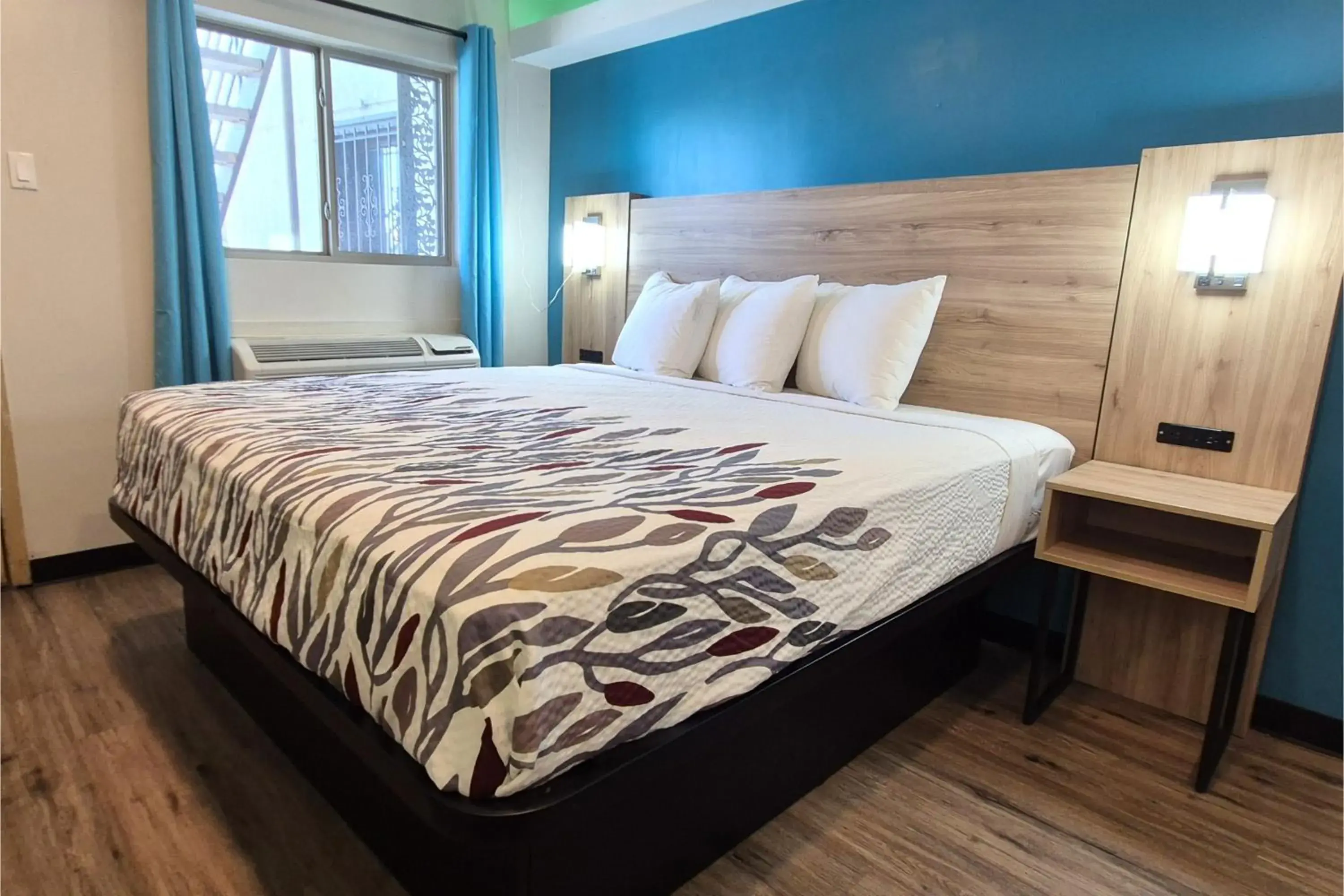 King Bed with Kitchenette in Exclusivo Inn by OYO Grand Prairie, TX King Bed with Kitchenette in Exclusivo Inn by OYO Grand Prairie, TX