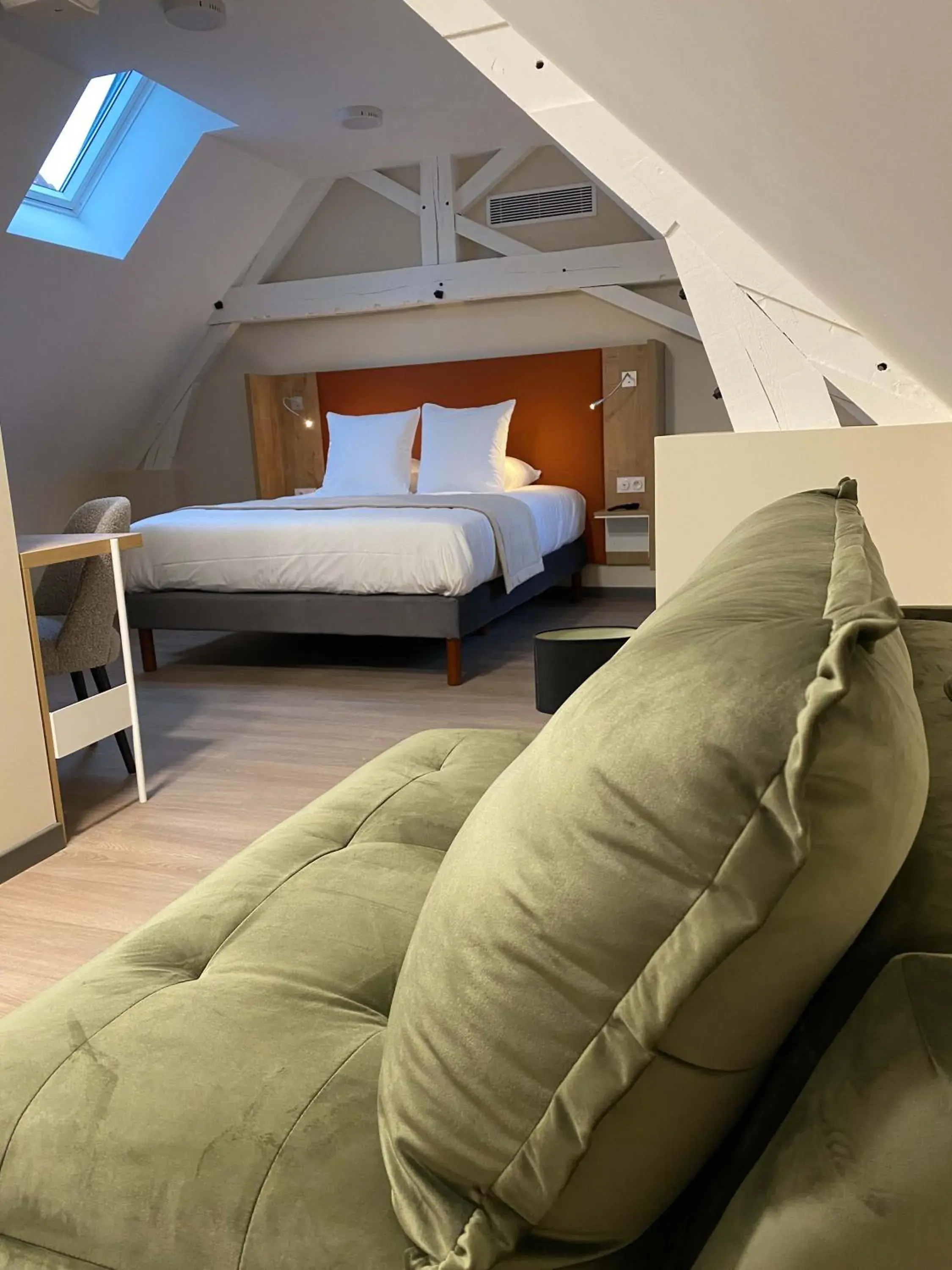 Hôtel du Commerce-restaurant au Couteau Hôtel du Commerce-restaurant au Couteau