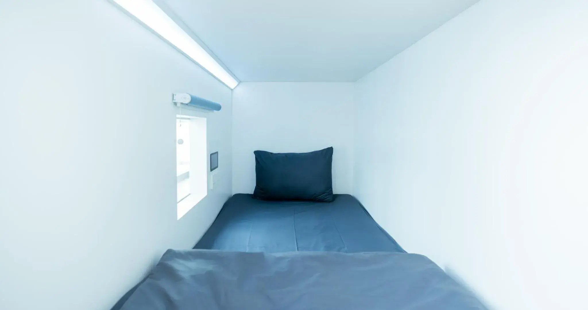 Sky Single in Bobopod Thamrin, Jakarta Sky Single in Bobopod Thamrin, Jakarta