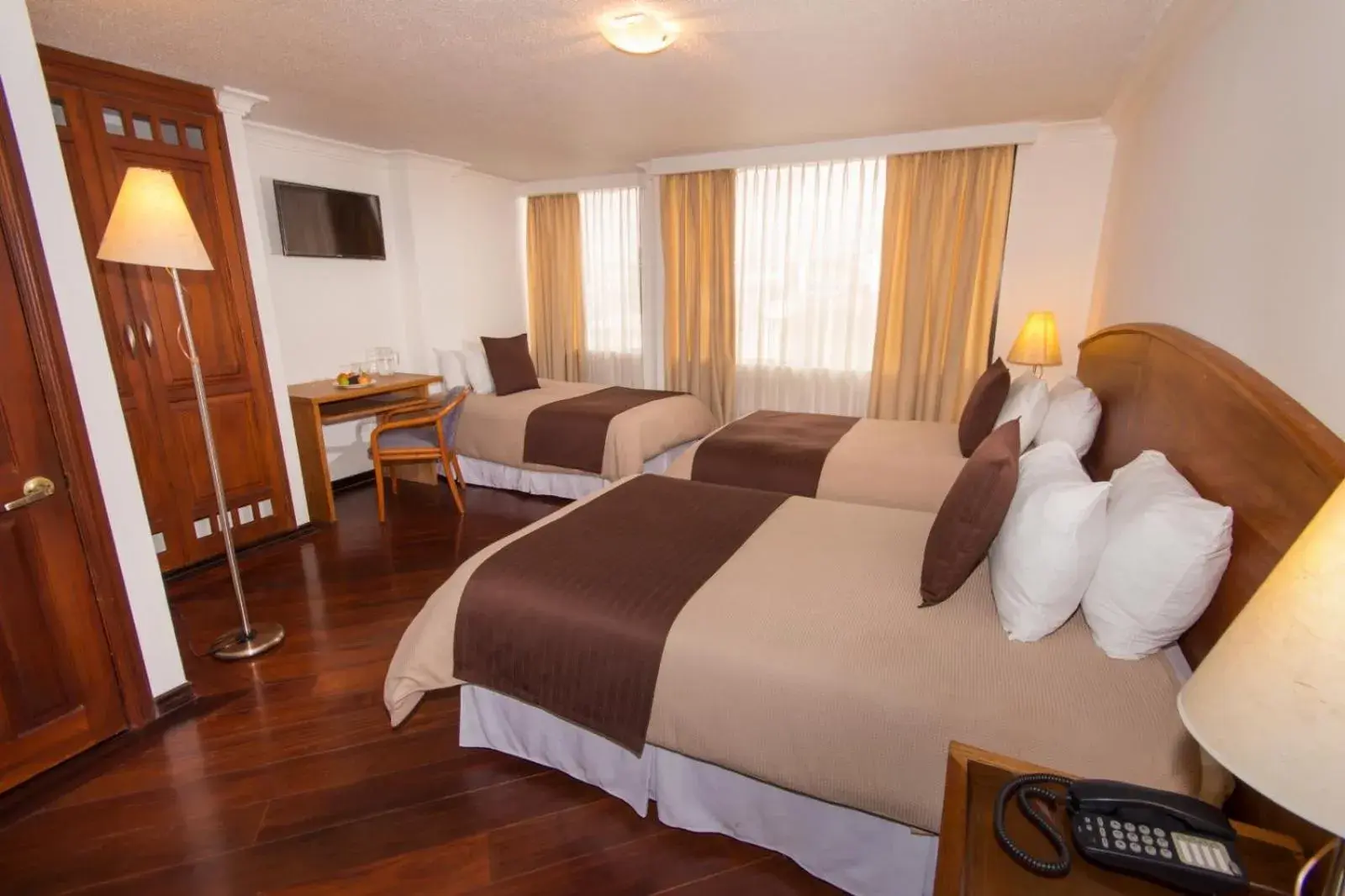 Triple Room in Hotel Tourblanche Triple Room in Hotel Tourblanche