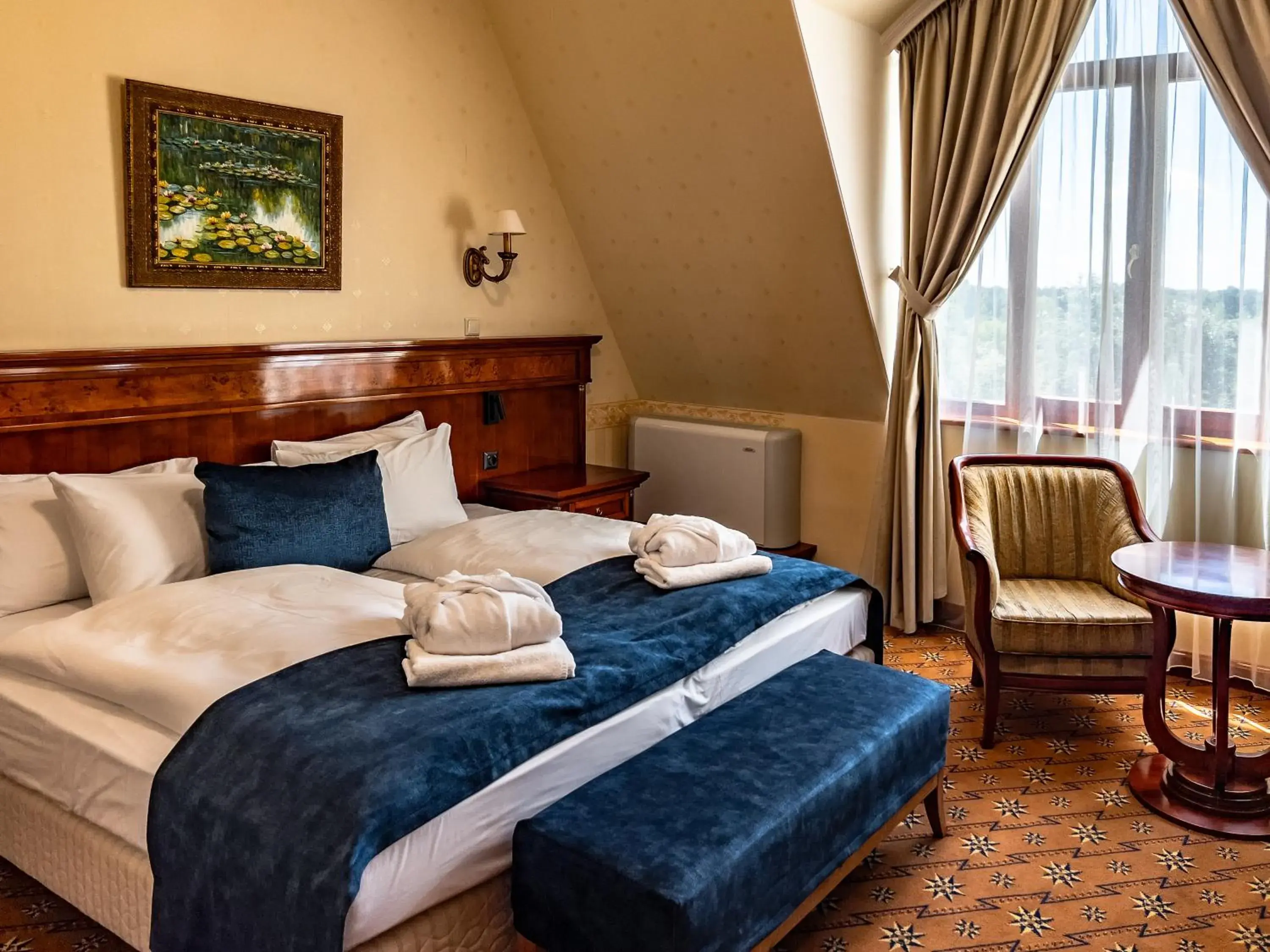 Large Double Room - single occupancy in Hotel Golden Palace Large Double Room - single occupancy in Hotel Golden Palace