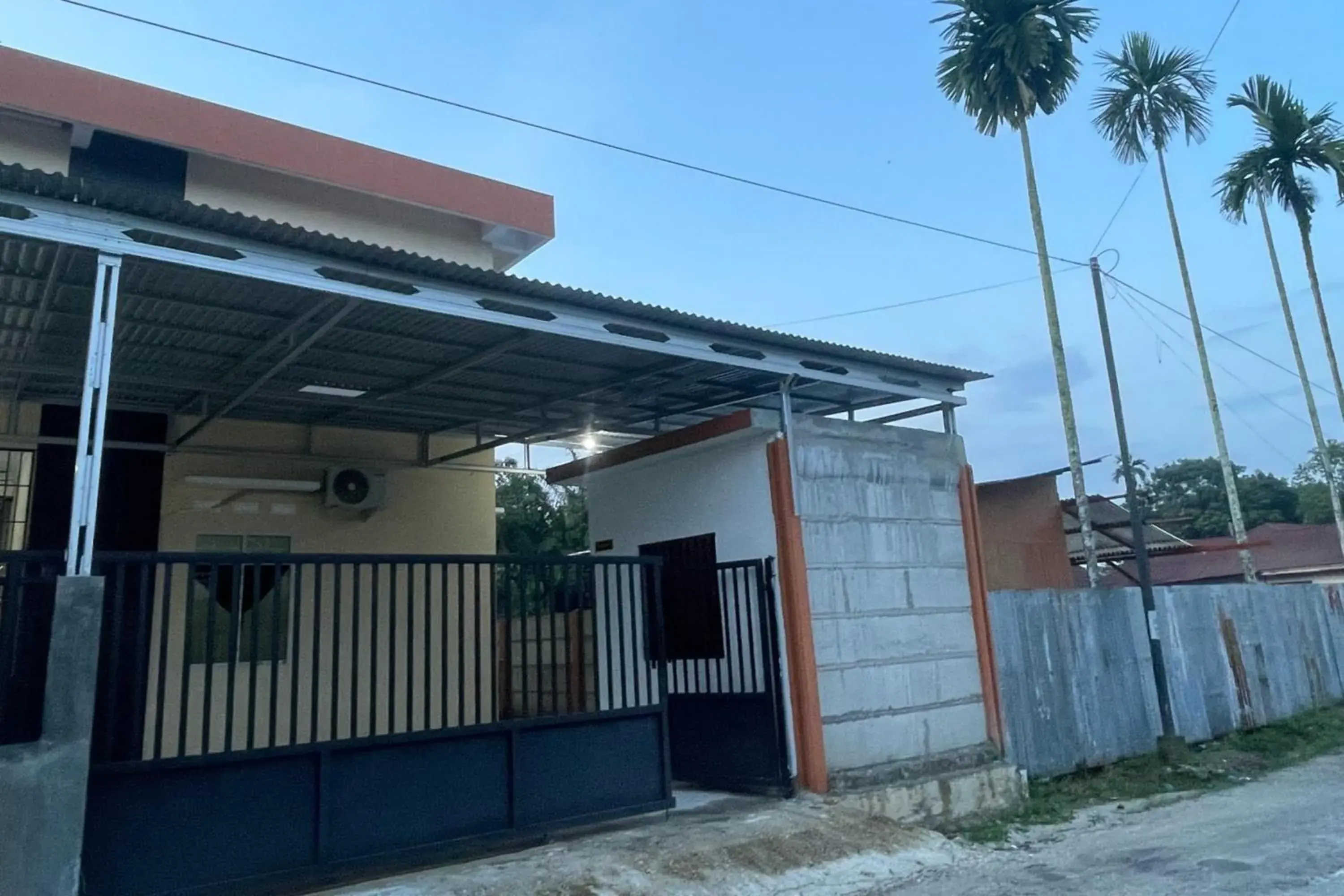 OYO 93699 Pondok Ibu Syariah OYO 93699 Pondok Ibu Syariah