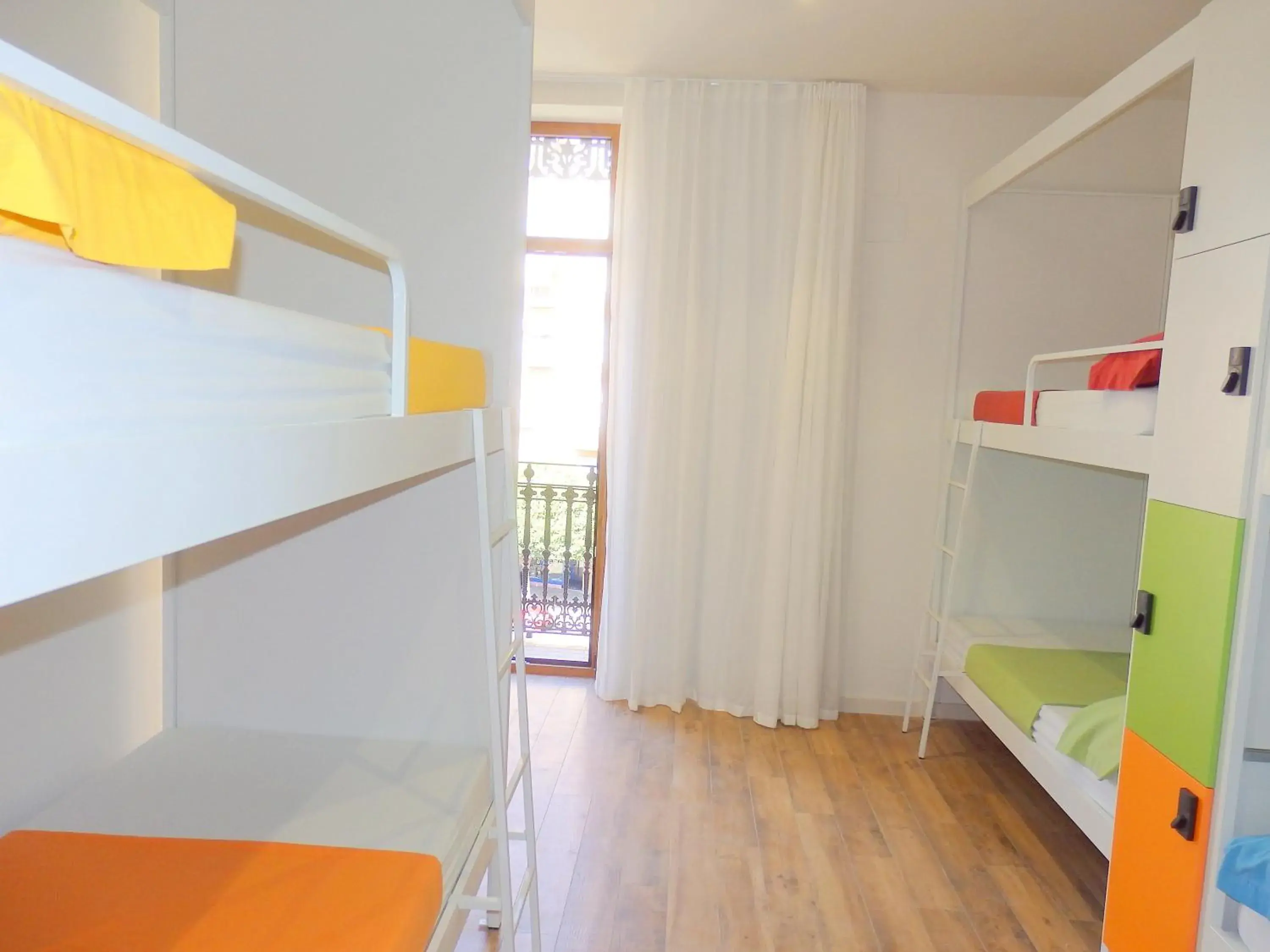 Bunk Bed in 6-Bed Female Dormitory Room in Urban Youth Hostel Bunk Bed in 6-Bed Female Dormitory Room in Urban Youth Hostel