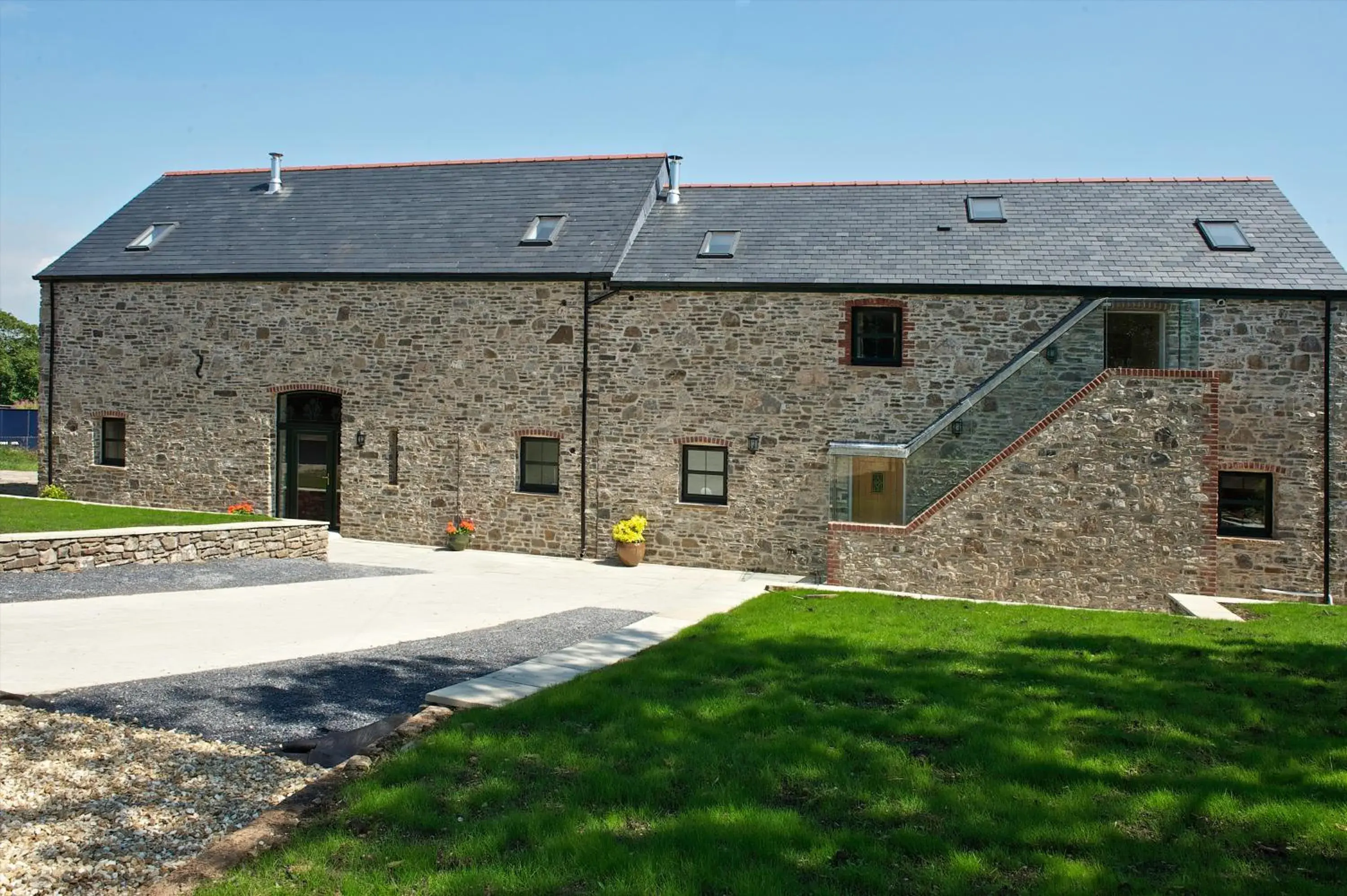 Double Room with Private Bathroom - single occupancy in Kidwelly Farmhouse B&B Double Room with Private Bathroom - single occupancy in Kidwelly Farmhouse B&B