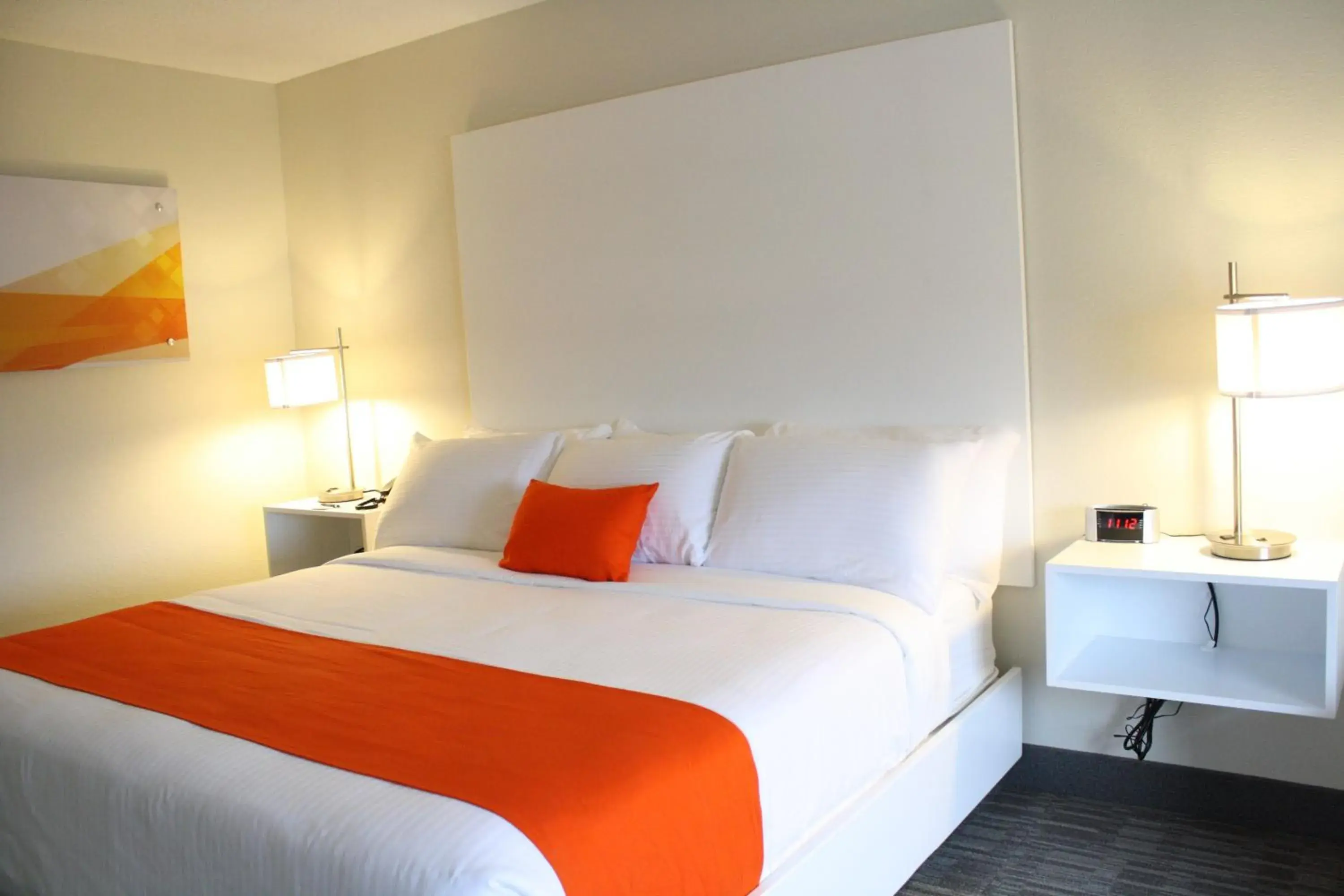 King Room with Roll-In Shower - Accessible/Non-Smoking in Schoenbrunn Inn King Room with Roll-In Shower - Accessible/Non-Smoking in Schoenbrunn Inn