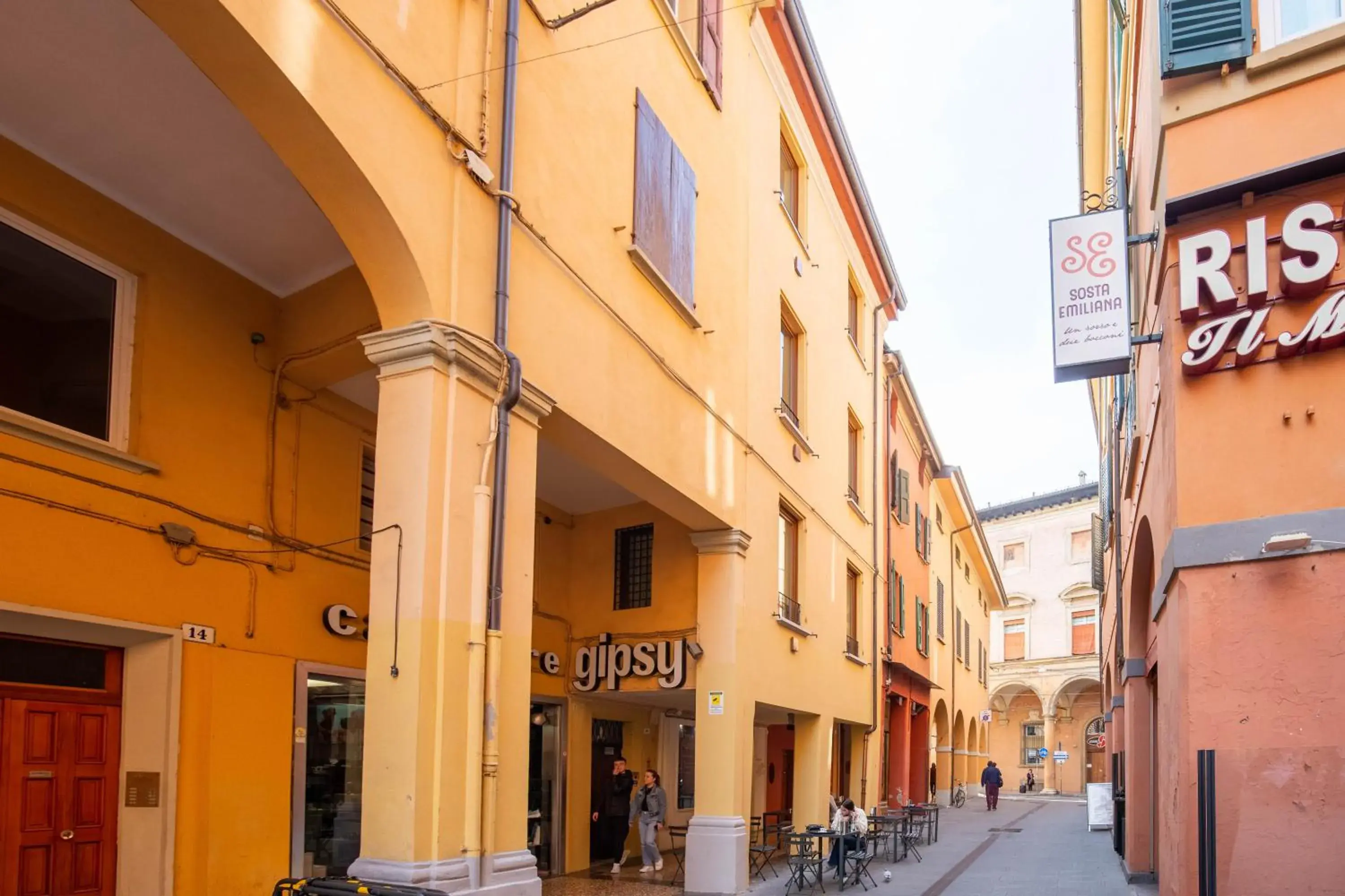 Vacation Home in BolognaRoomscom - Falegnami Boutique Vacation Home in BolognaRoomscom - Falegnami Boutique