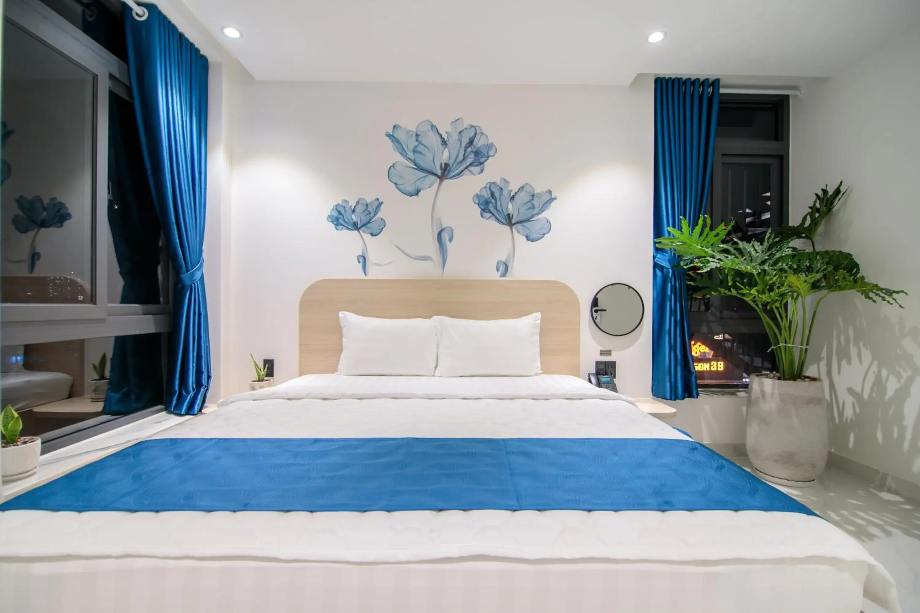 Superior King Room in Bin Bin Hotel 11 Near Island Diamond Superior King Room in Bin Bin Hotel 11 Near Island Diamond